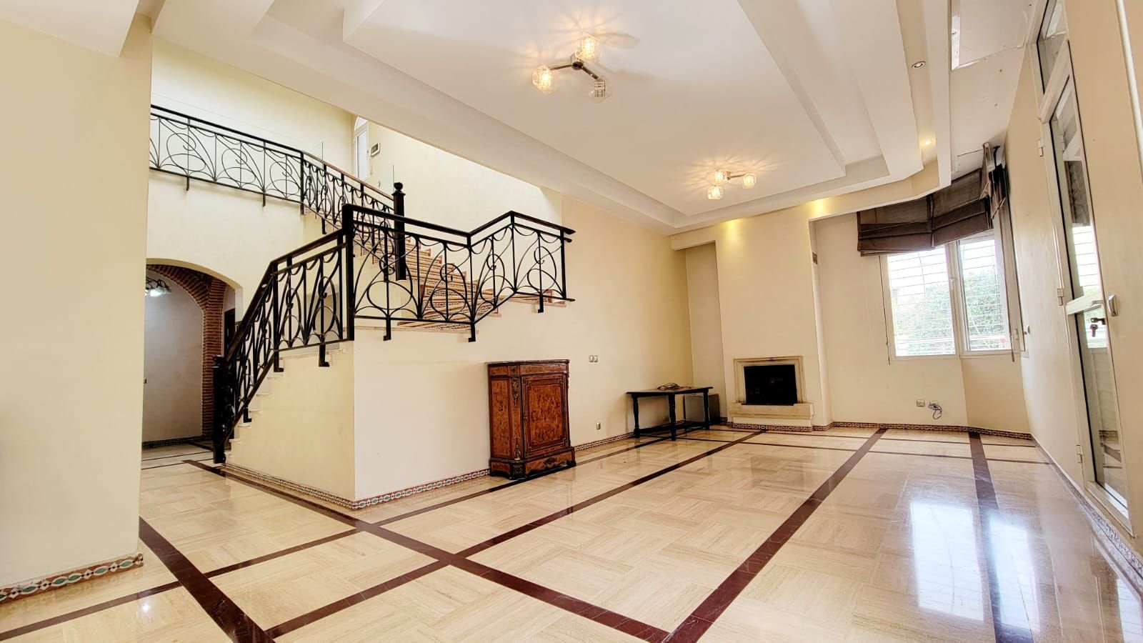Villa 480 m² à Sidi Maarouf — 34
