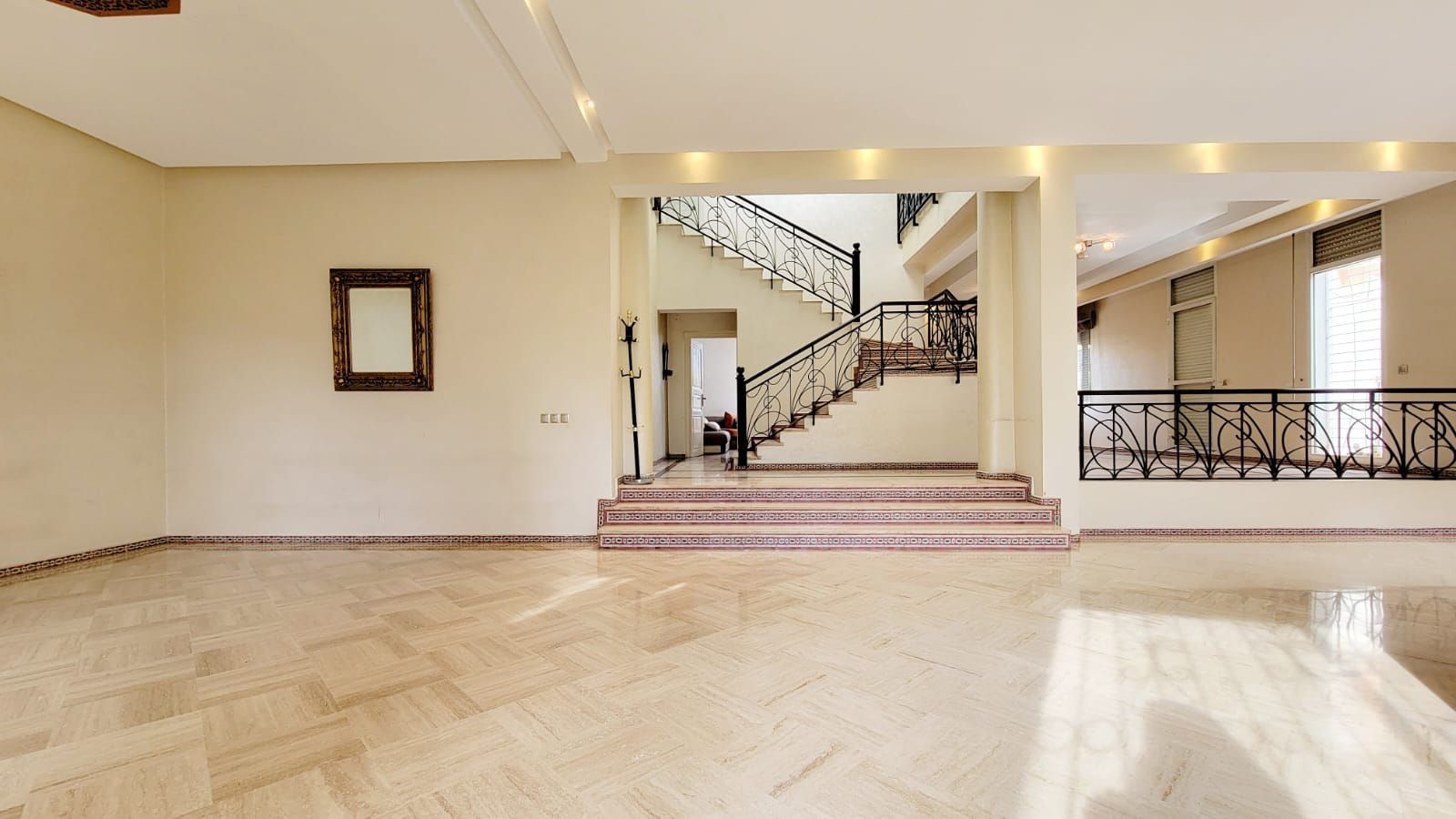 Villa 480 m² à Sidi Maarouf — 36