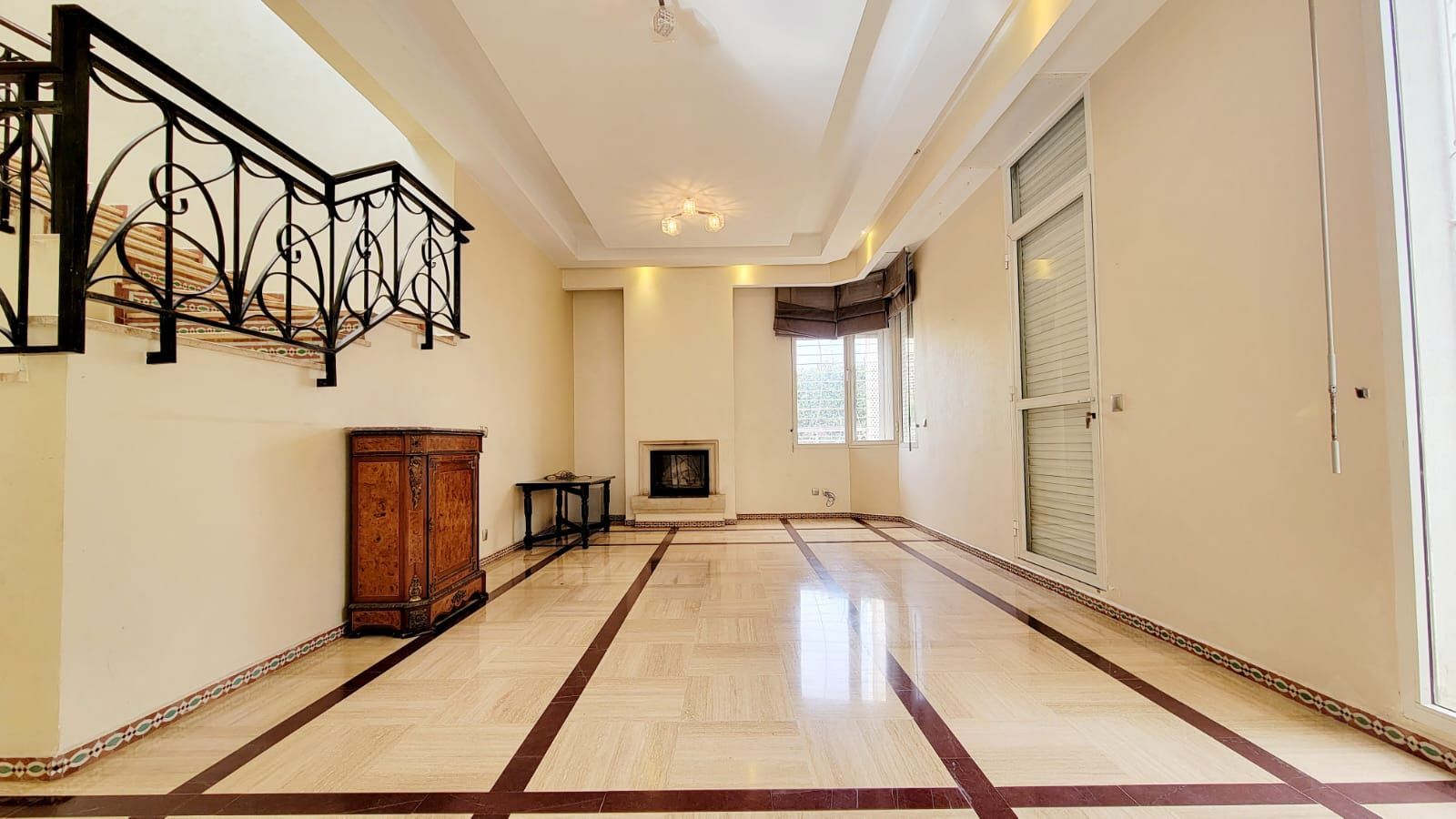 Villa 480 m² à Sidi Maarouf — 38