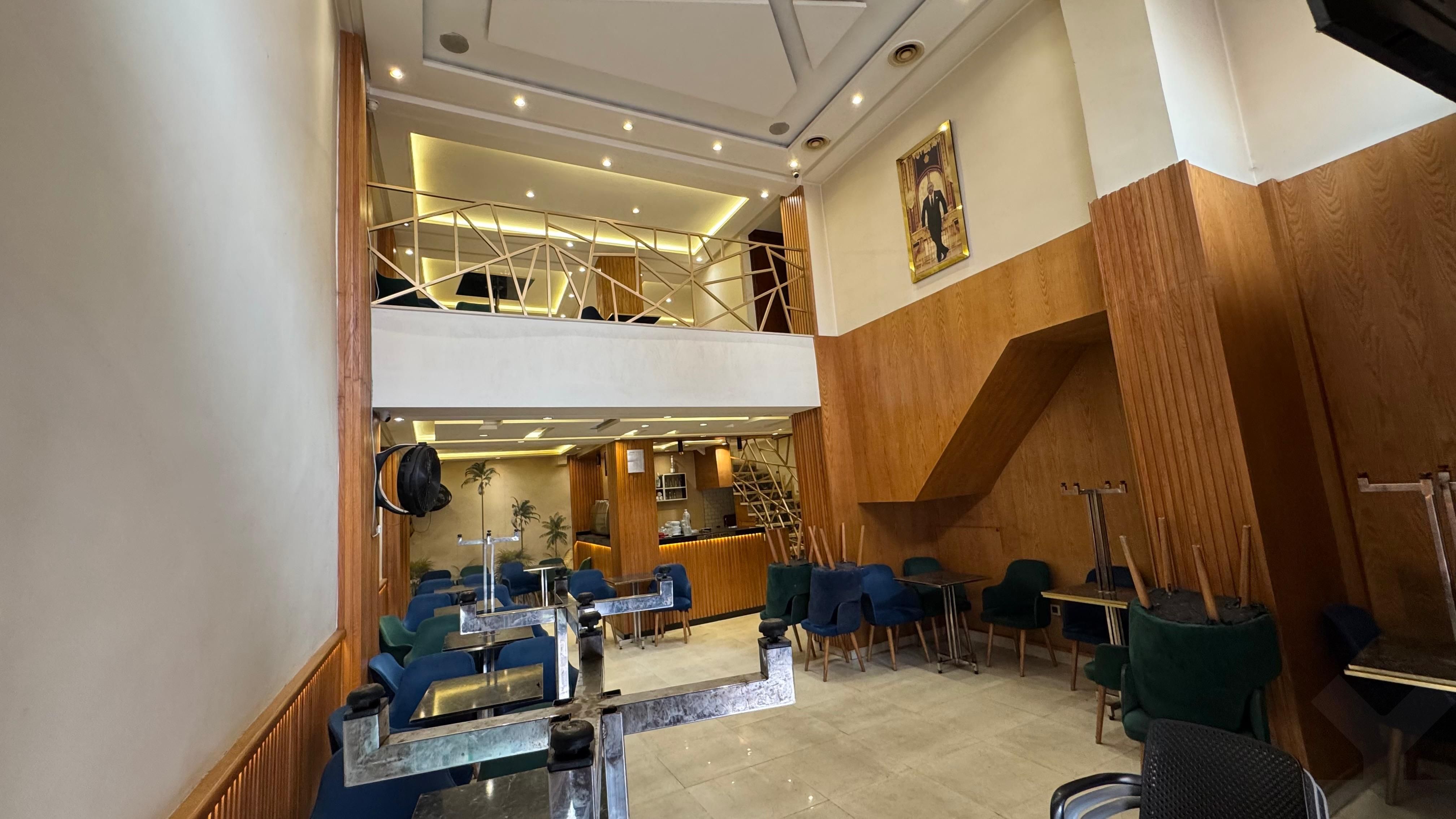 Local commercial — Casablanca — 6