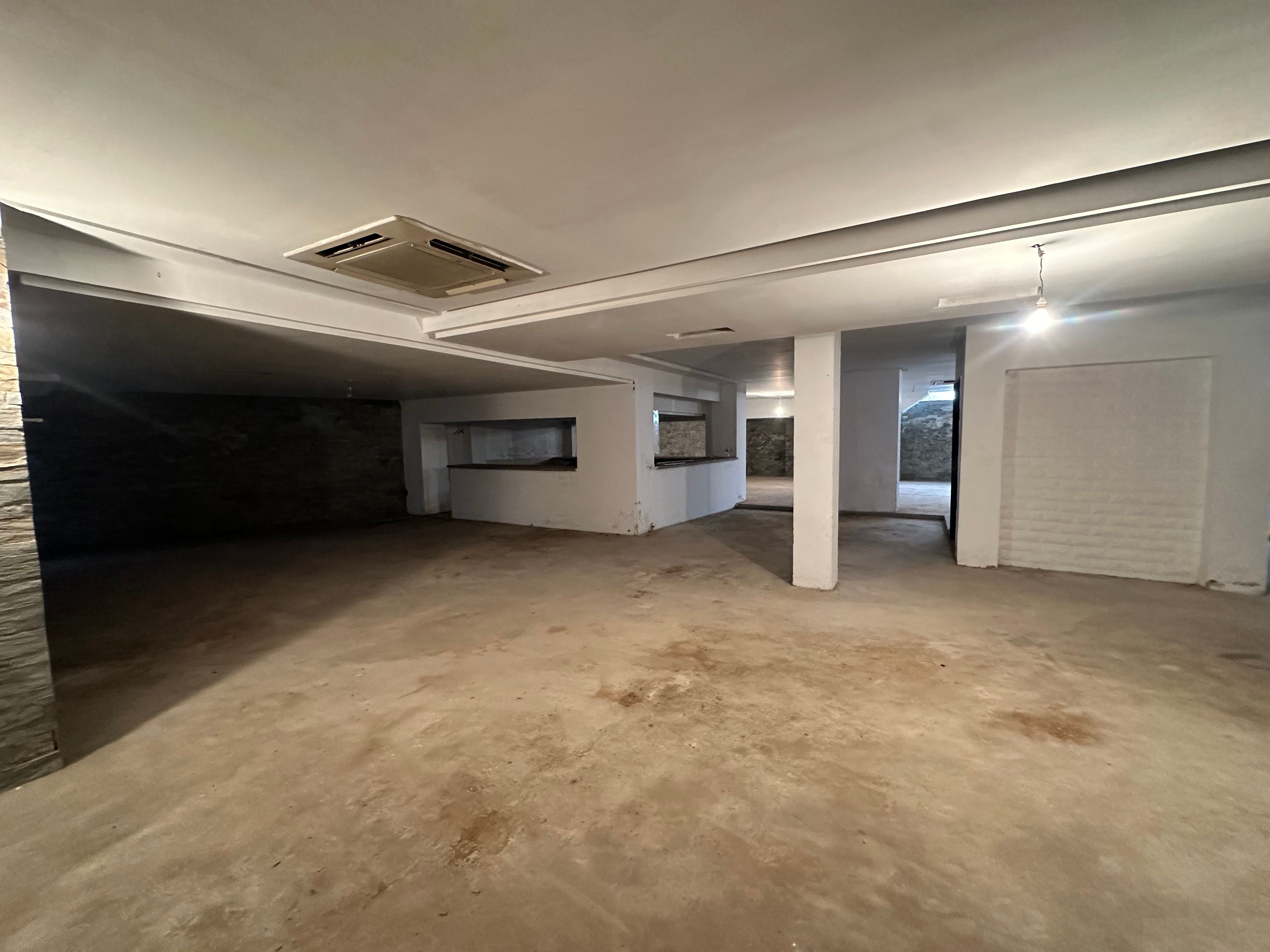 Local commercial — Casablanca — 6