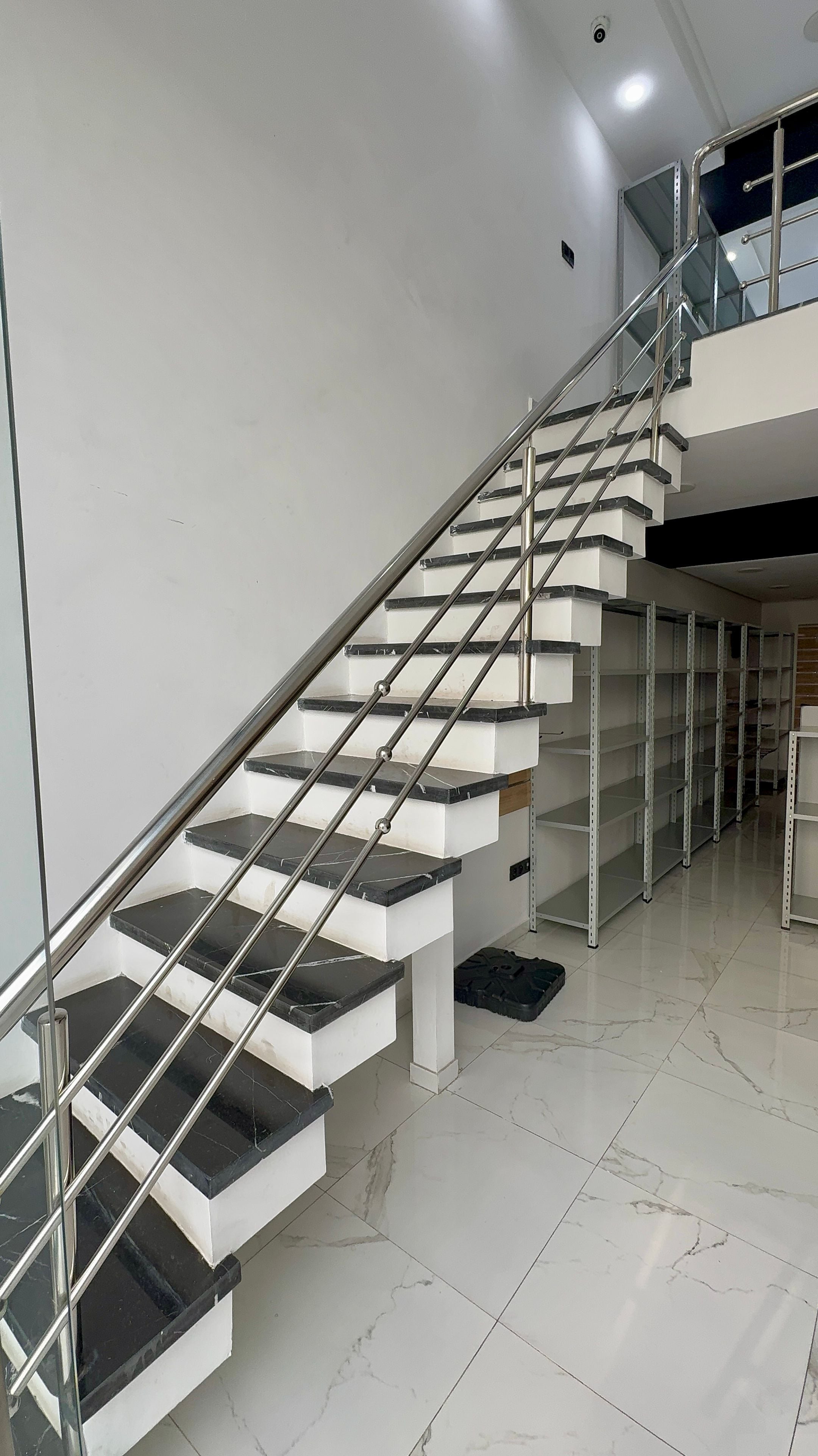 Local commercial 62 m² f Hopitaux — 8