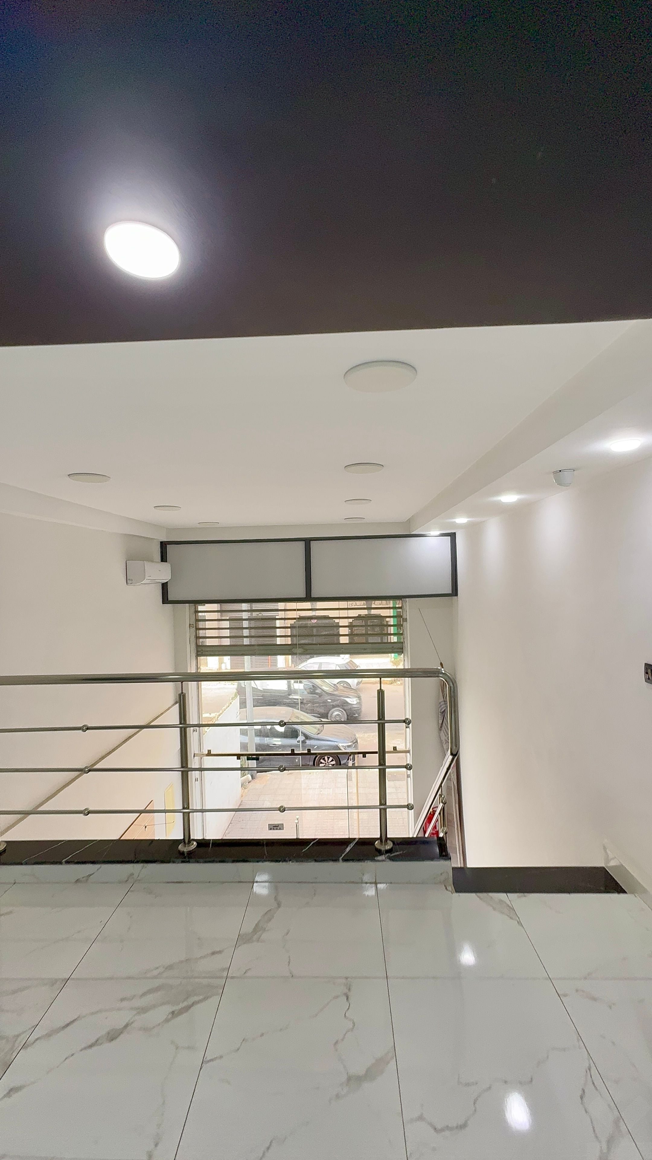 Local commercial 62 m² f Hopitaux — 9