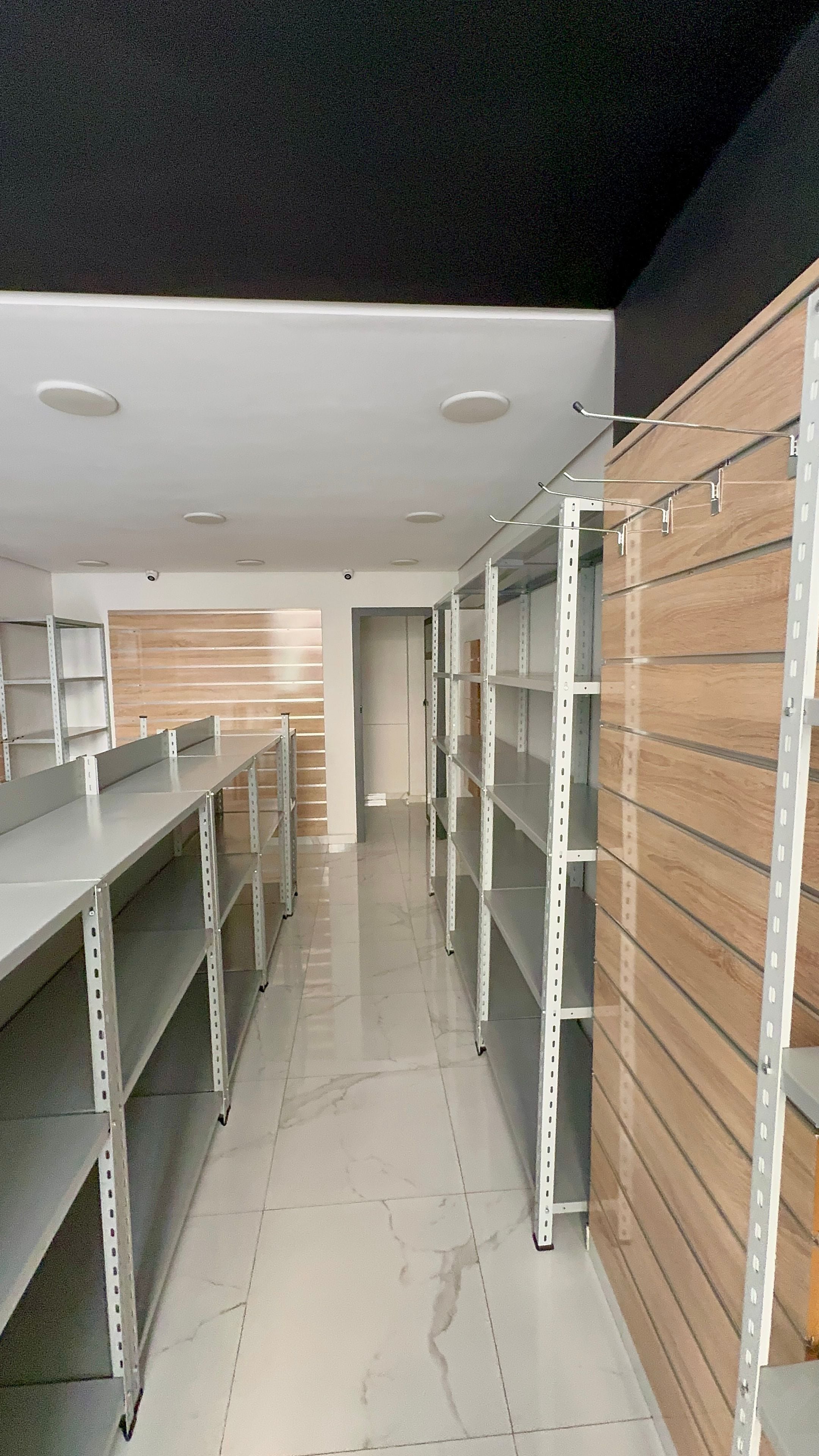 Local commercial 62 m² f Hopitaux — 14