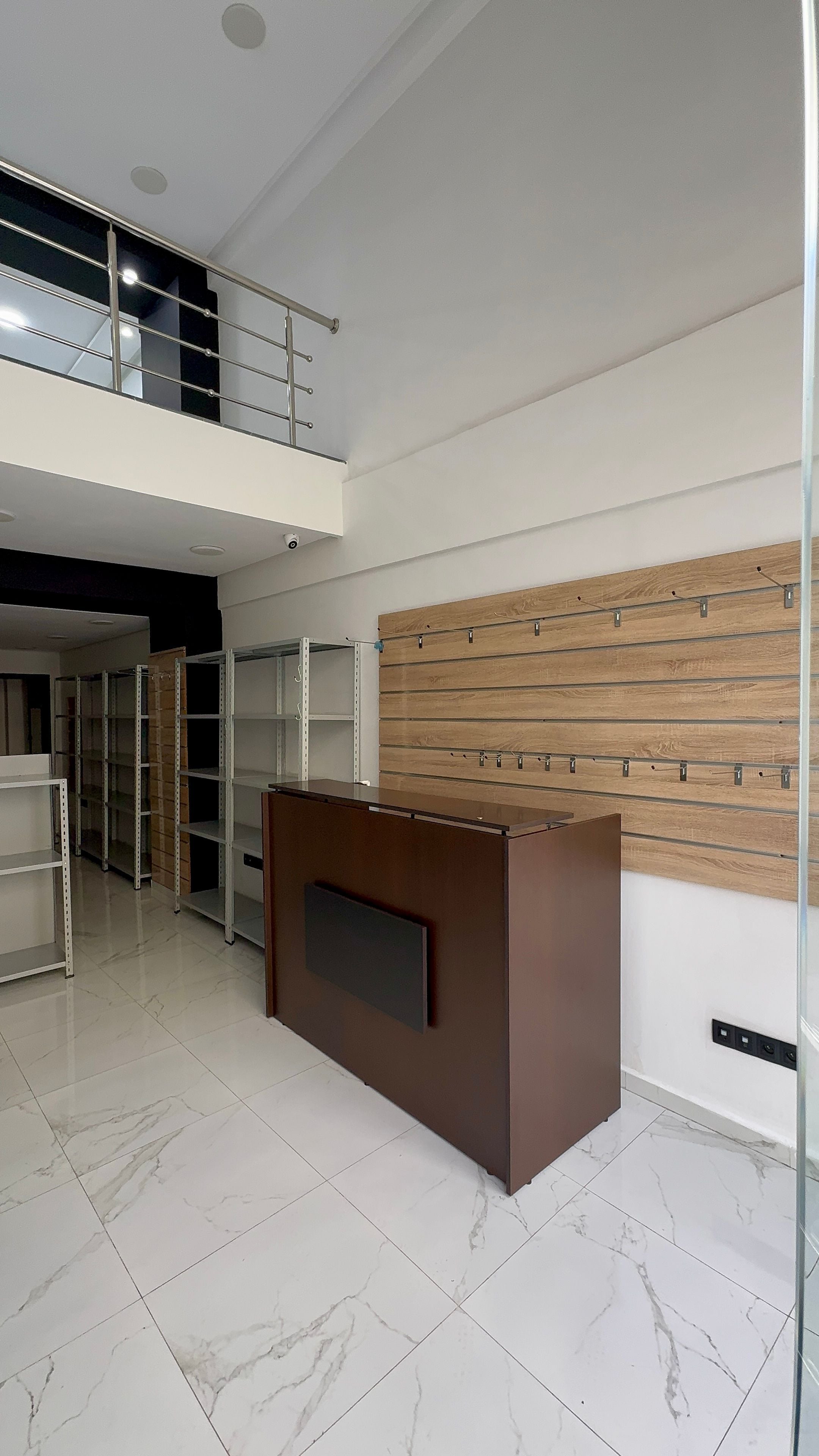 Local commercial 62 m² f Hopitaux — 10