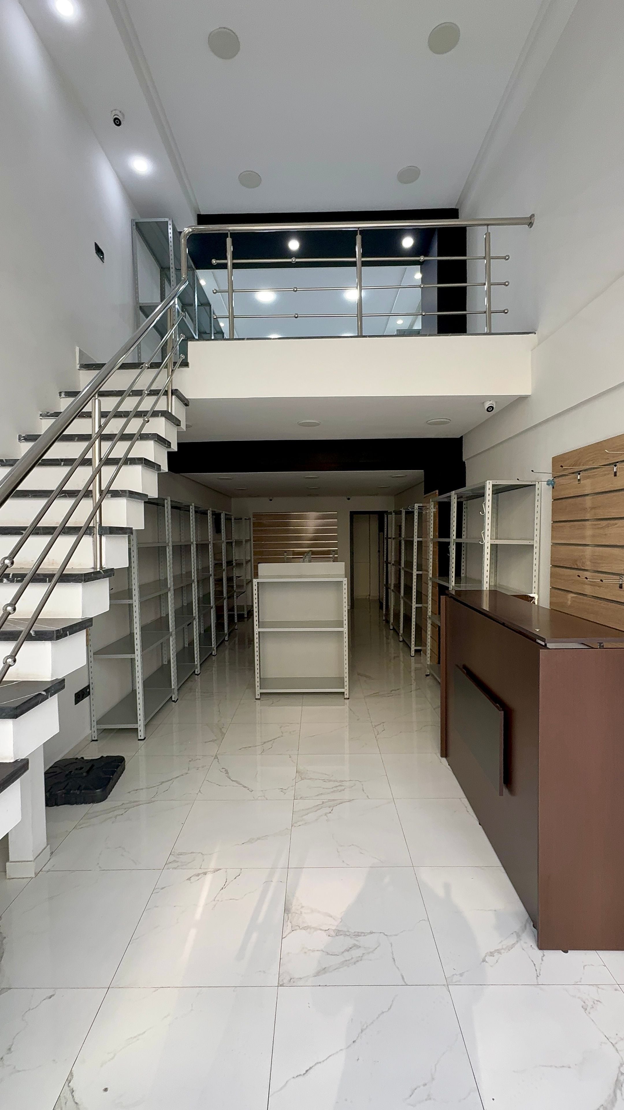 Local commercial 62 m² f Hopitaux — 7