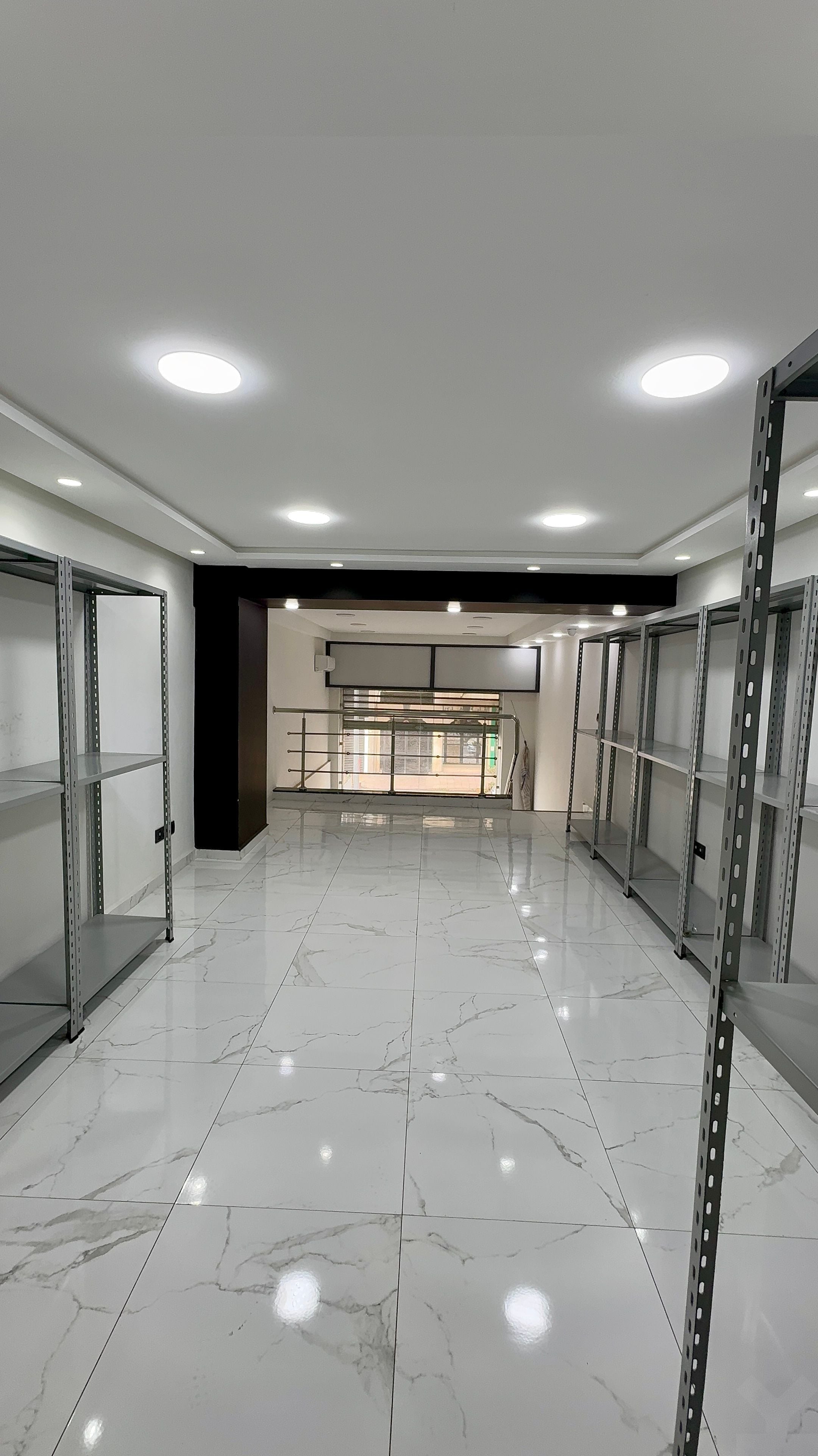 Local commercial — Casablanca — 3