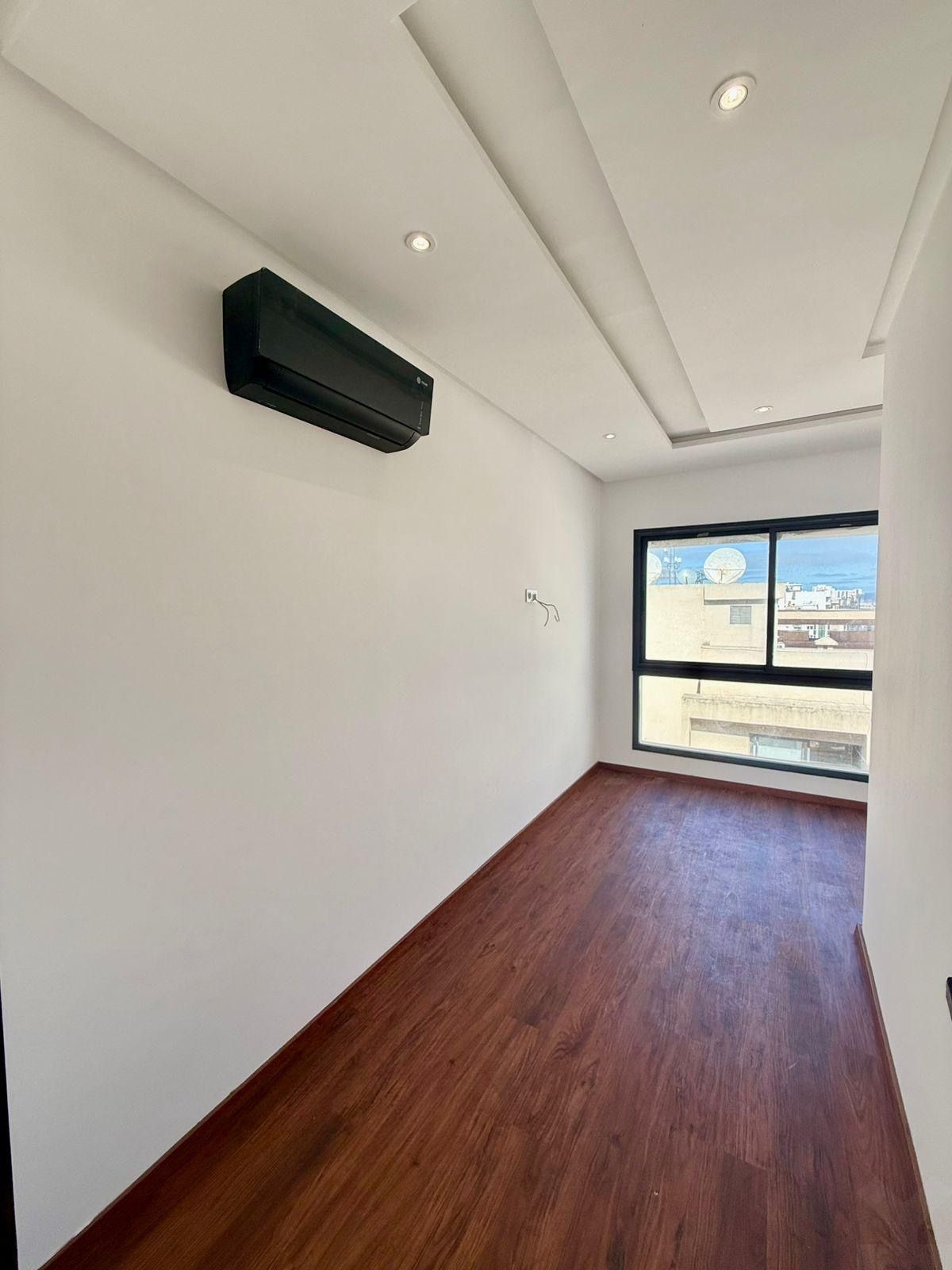 Bureau — Casablanca — 6