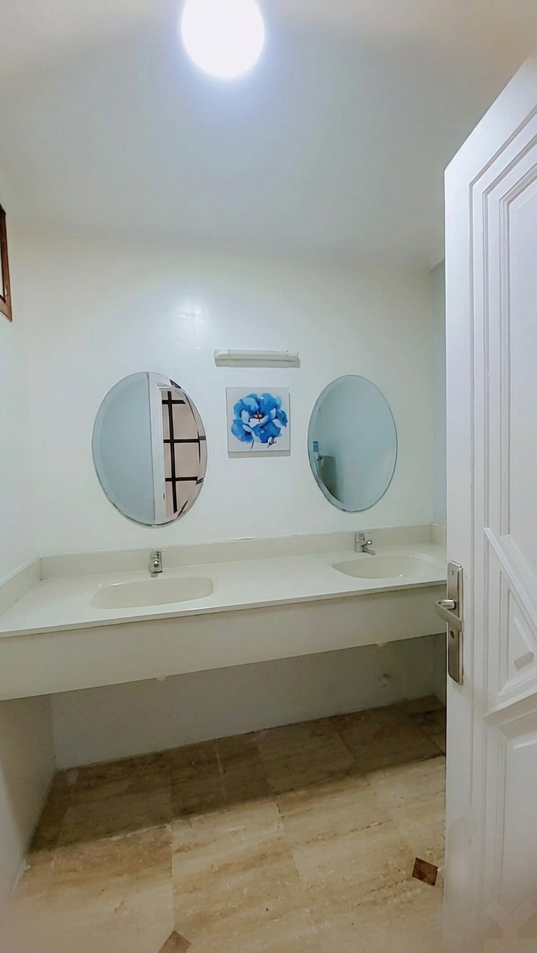 Bureau 337 m² f Moulay Youssef — 27