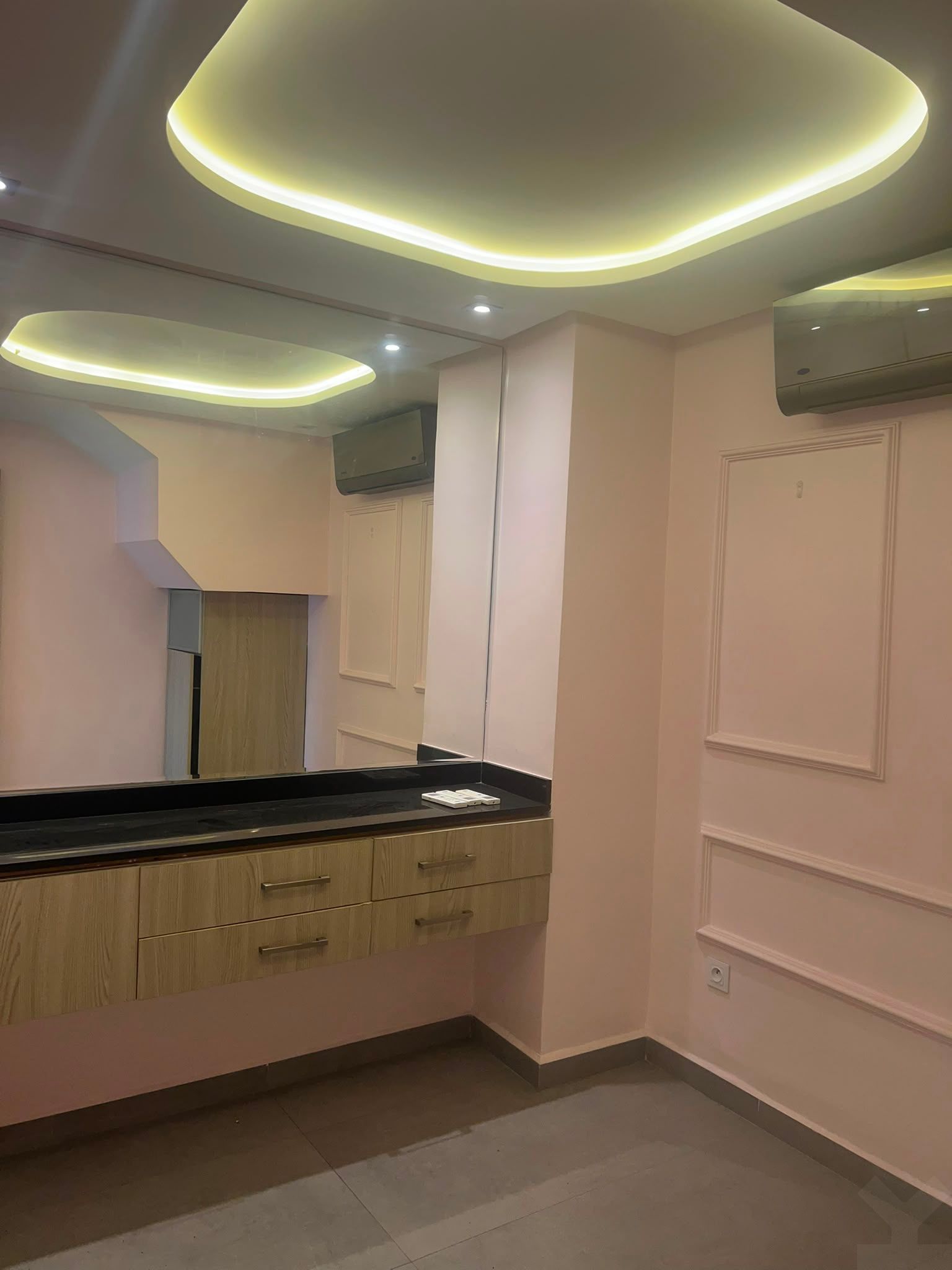 Local commercial 97 m² à Oasis — 7