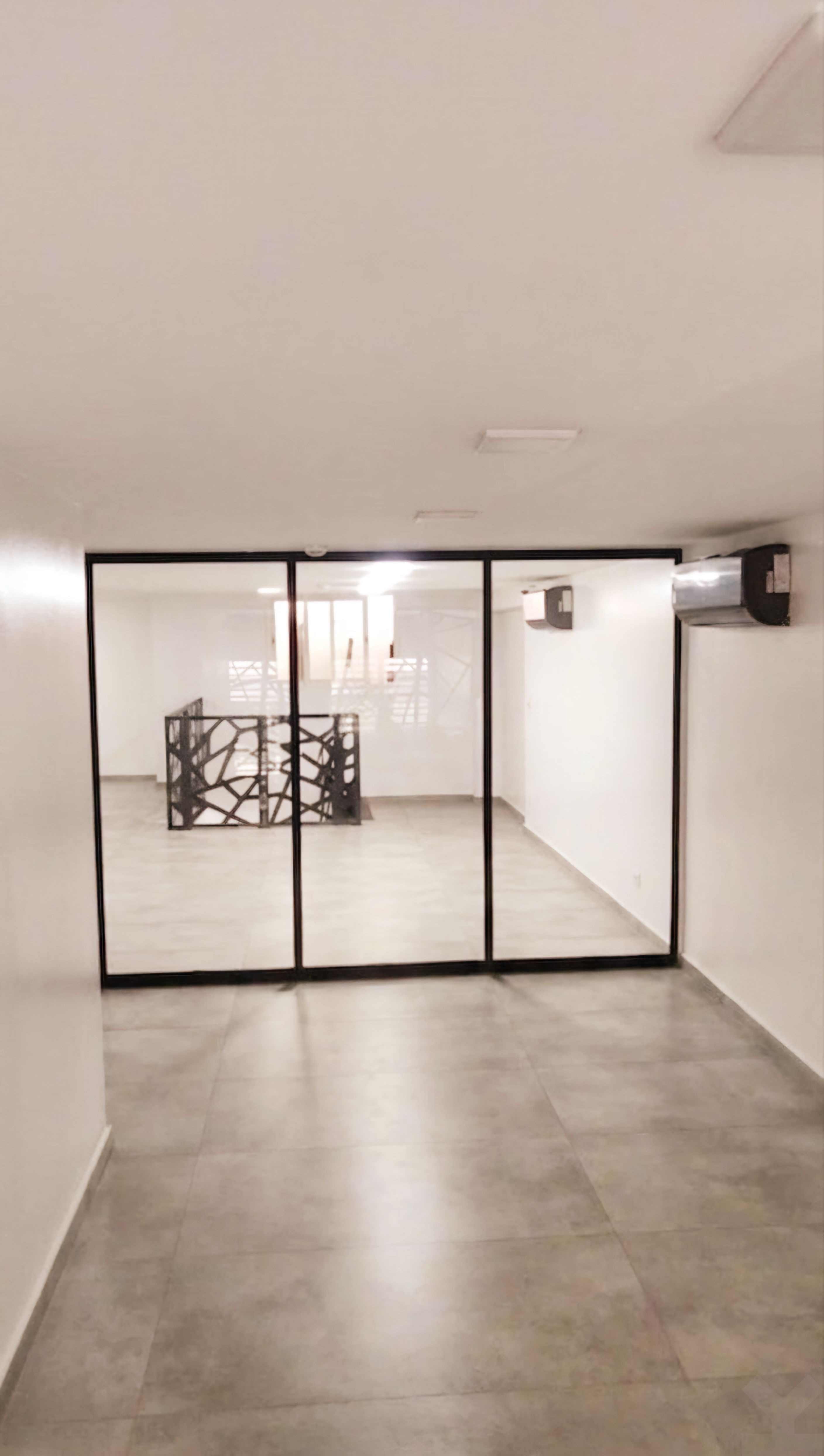 Local commercial — Casablanca — 5