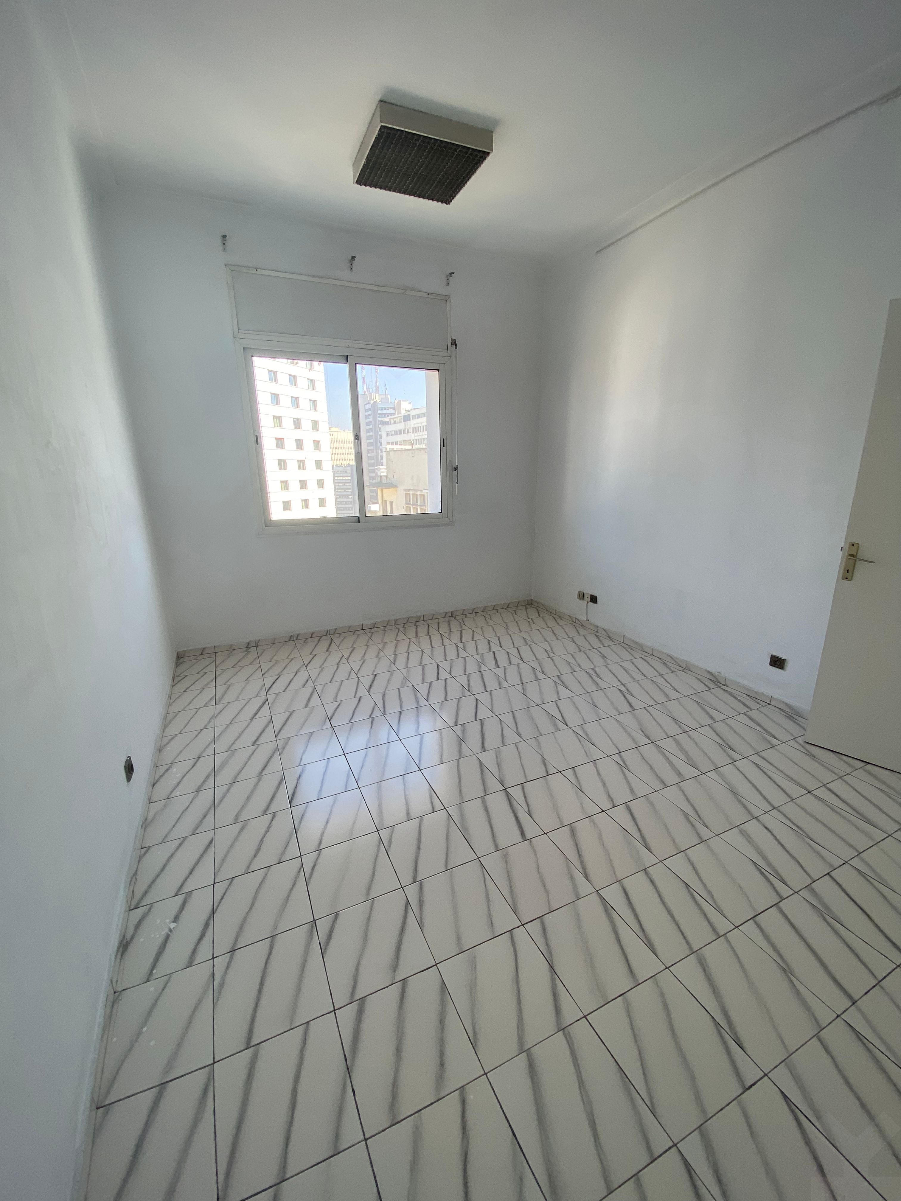 Bureau 93 m² à Quartier Avenue Des Far — 11