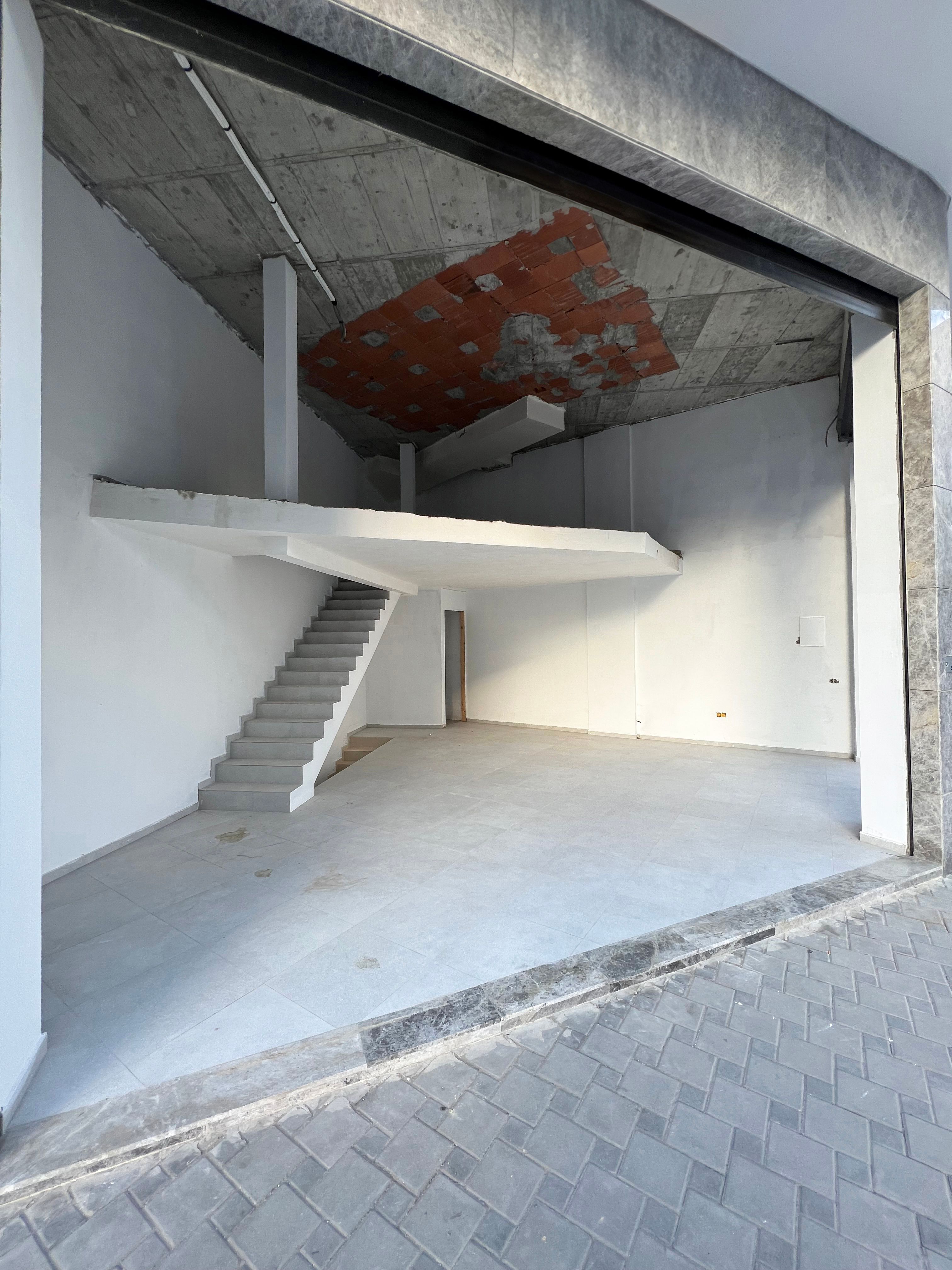 Local commercial — Casablanca — 2