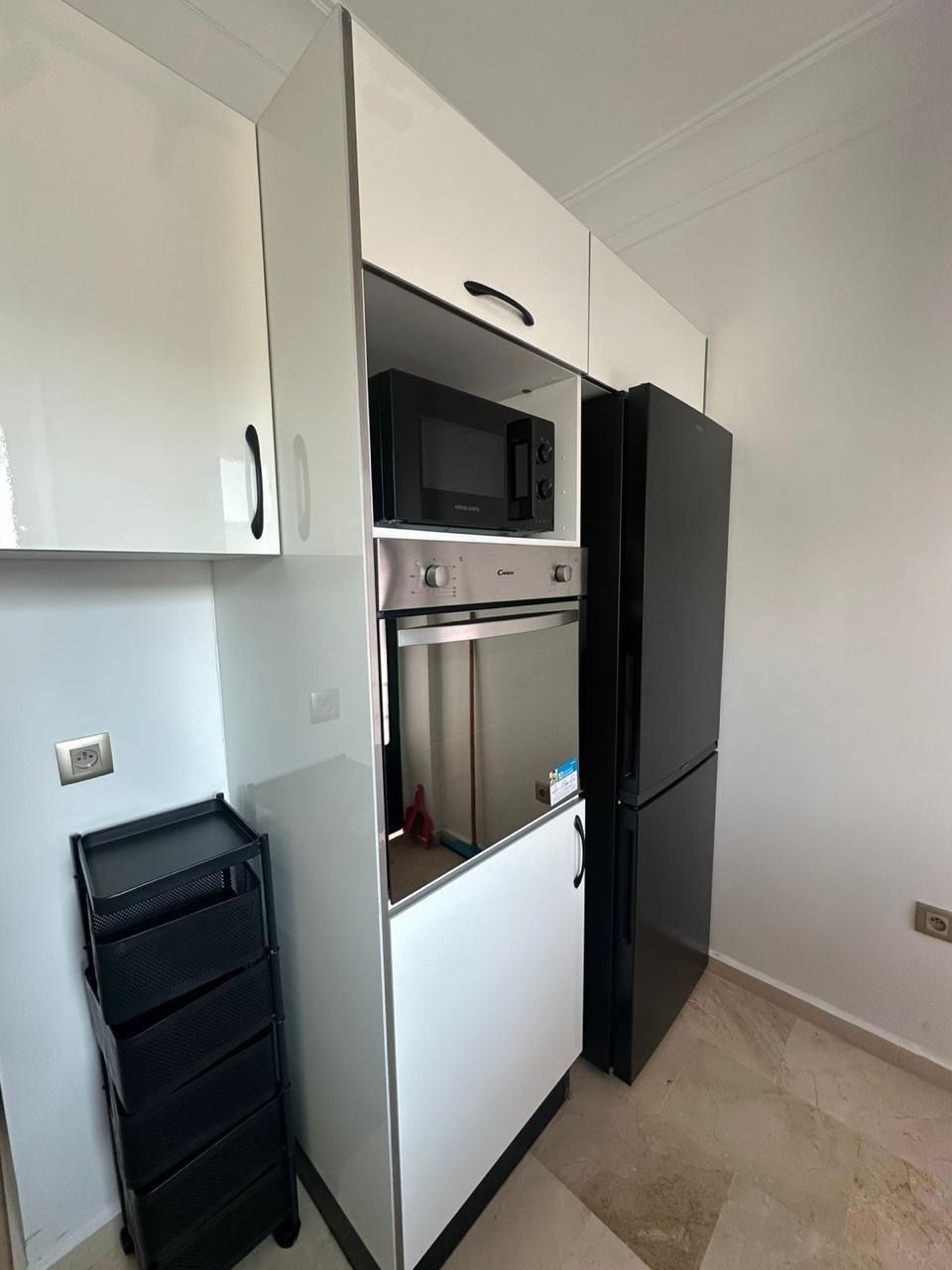 Studio meublé à louer de 77 m²