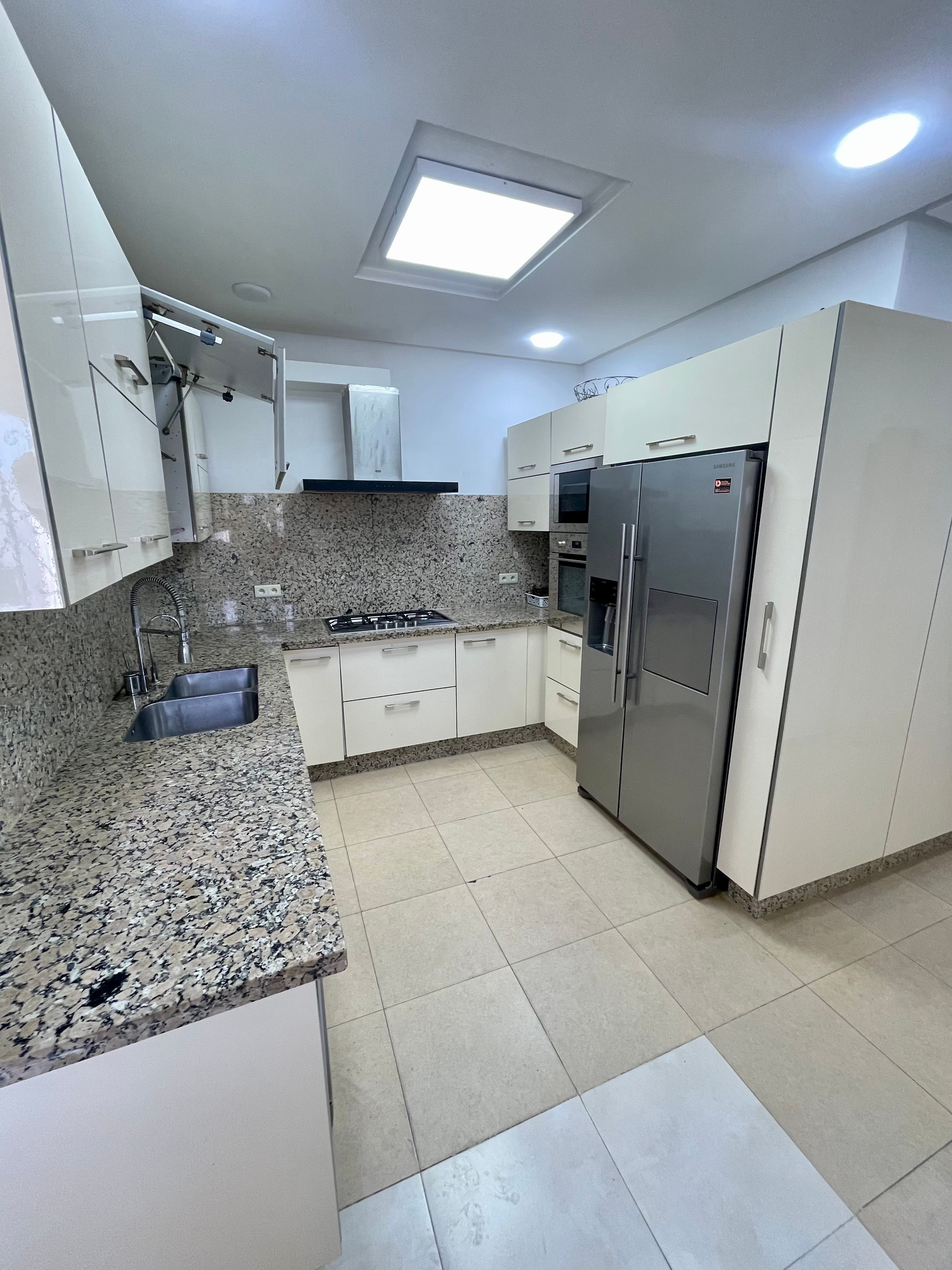 Appartement meublé à louer de 138 m² — 4