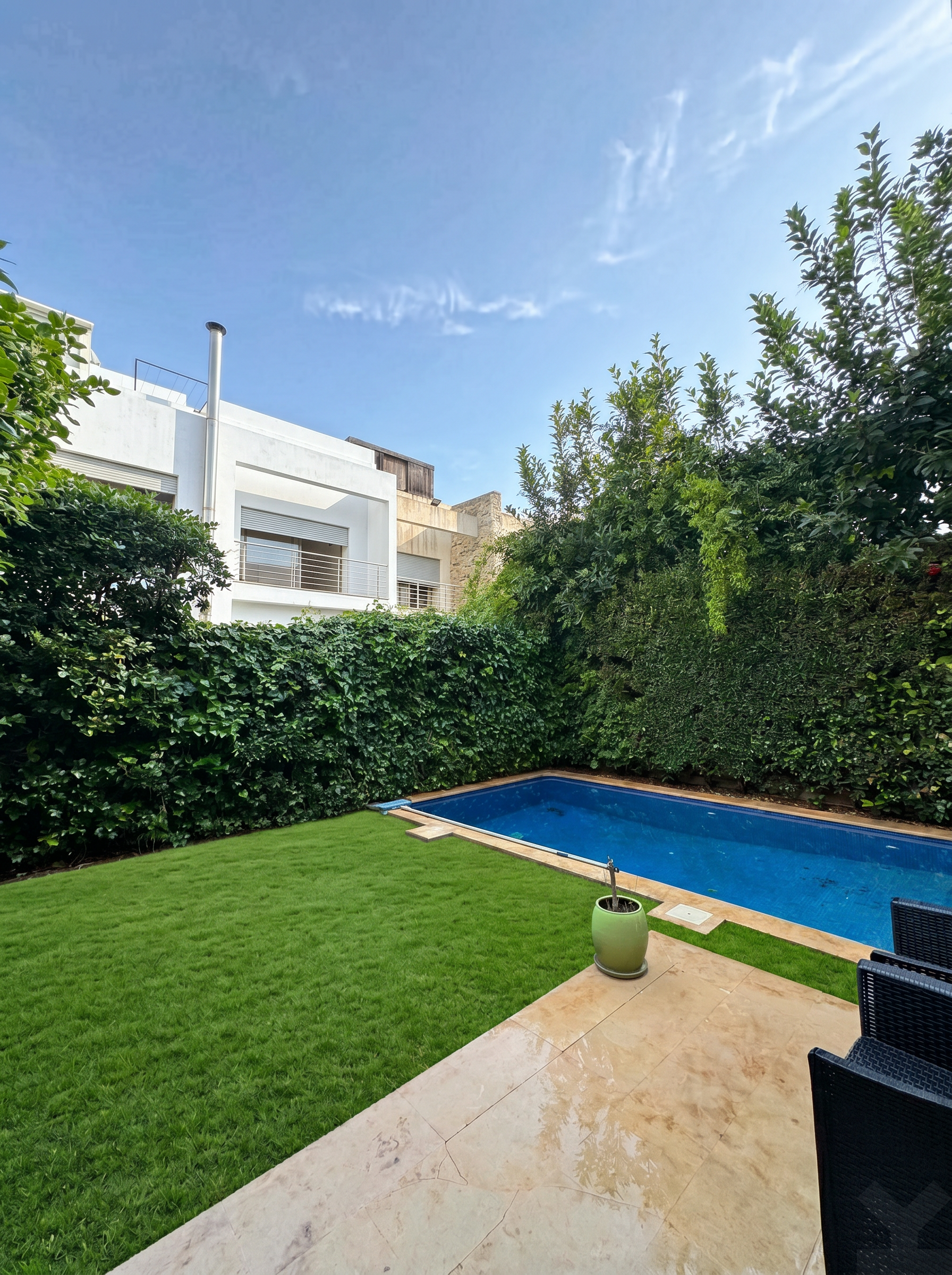 Villa à vendre de 218 m² de terrain et 318 m² construits — 4