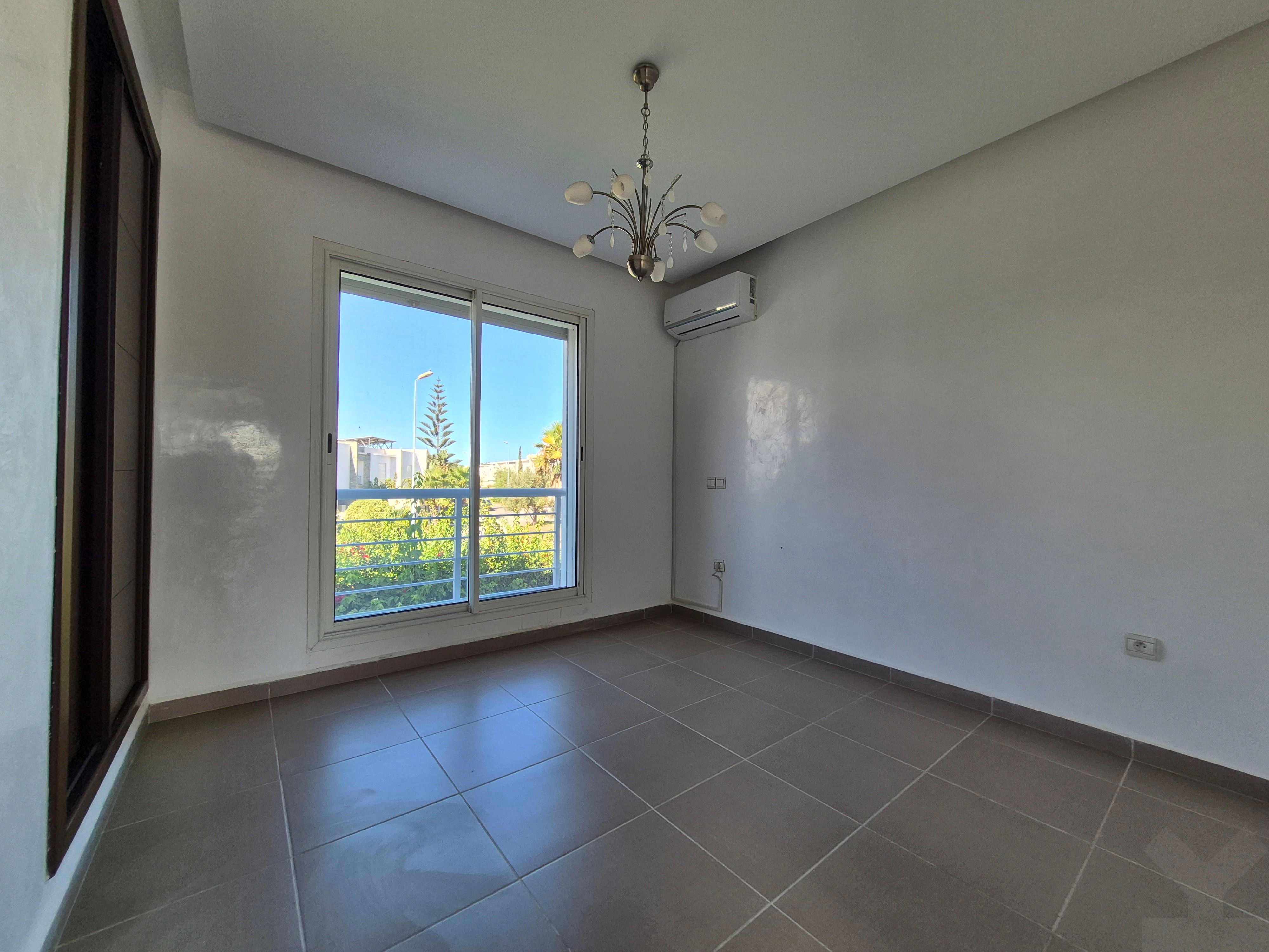 Villa à louer de 279 m² de terrain et 160 m² construits — 3