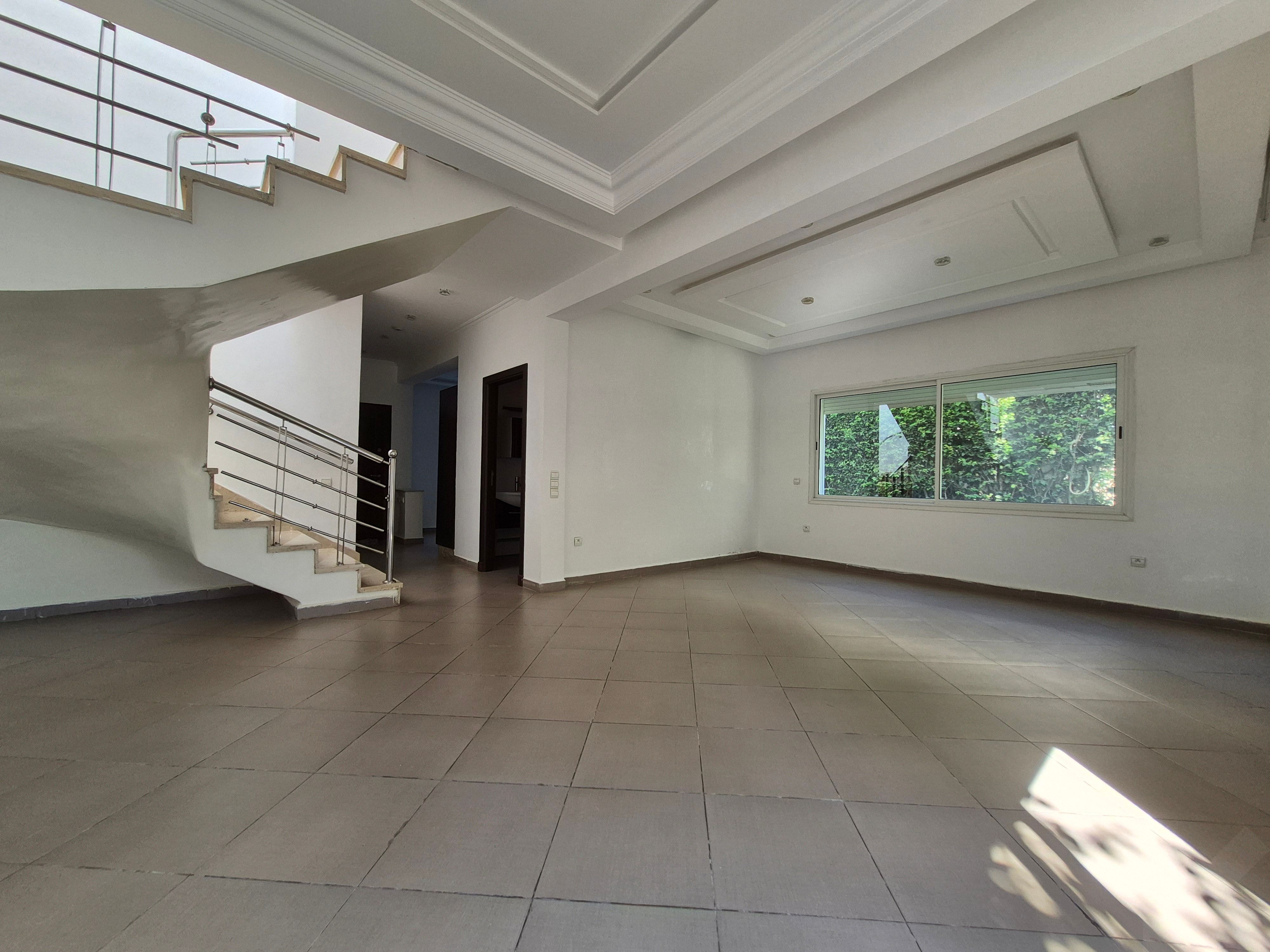 Villa à louer de 279 m² de terrain et 160 m² construits — 4
