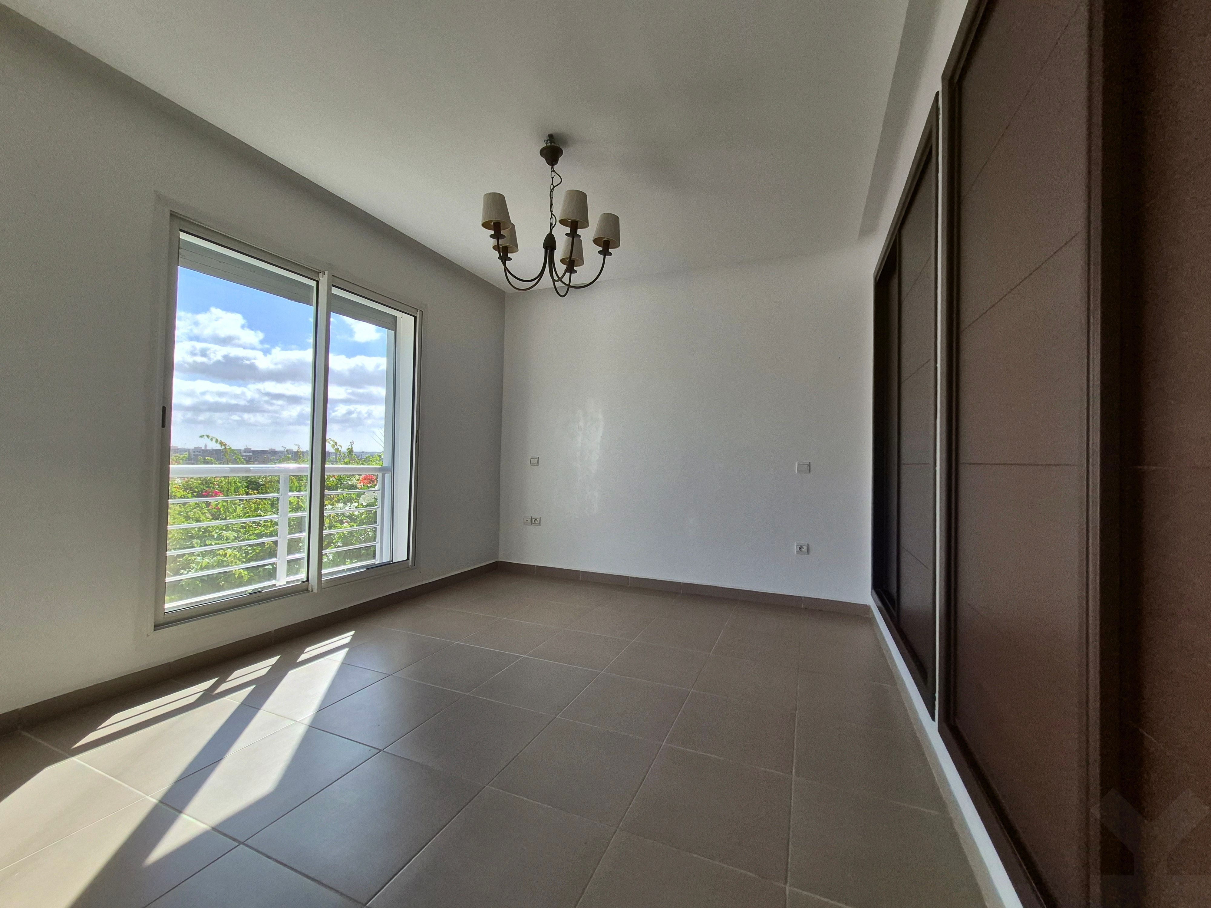 Villa à louer de 279 m² de terrain et 160 m² construits — 6