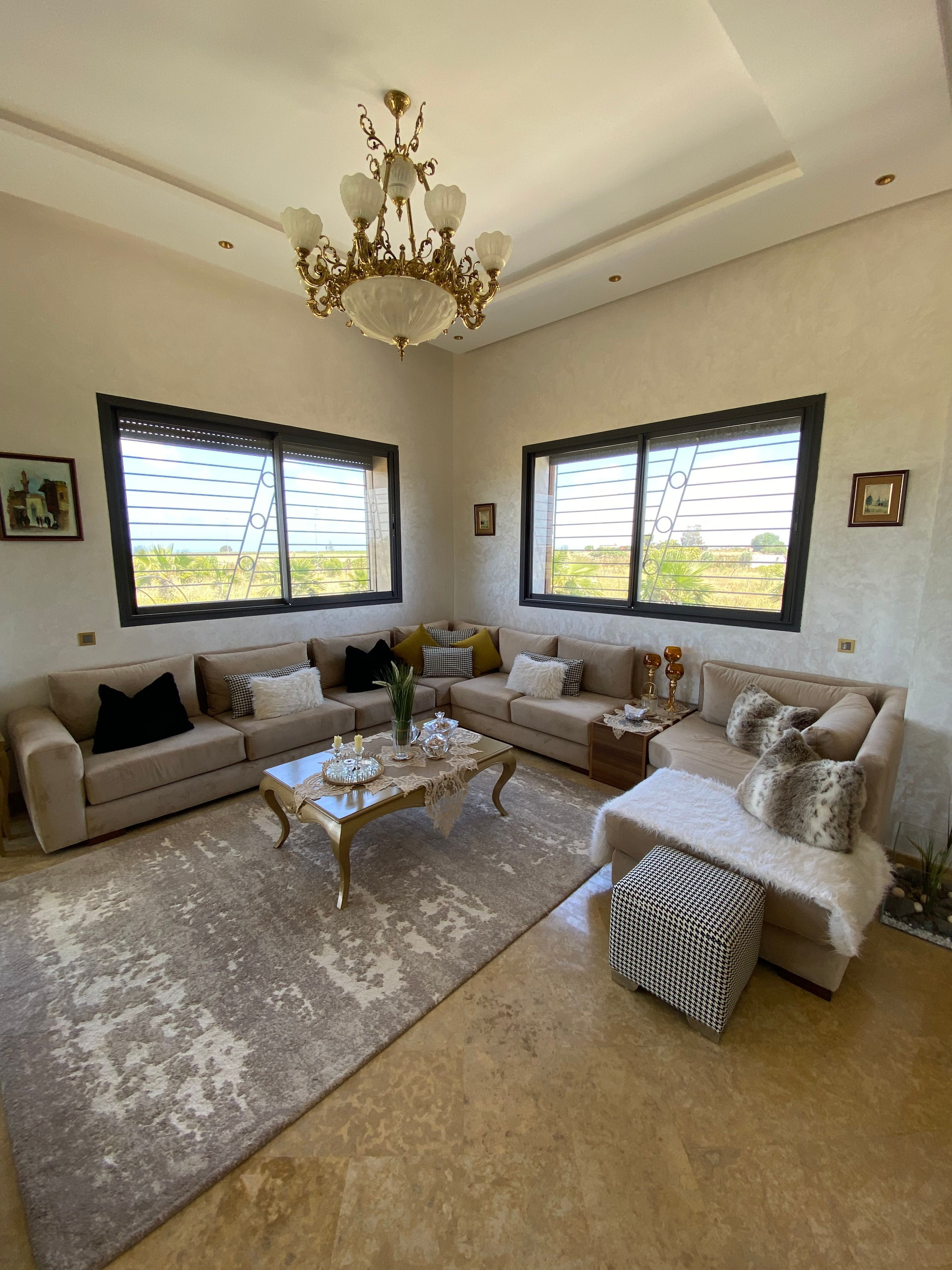 Villa meublée à vendre de 14174 m² de terrain et 432 m² construits