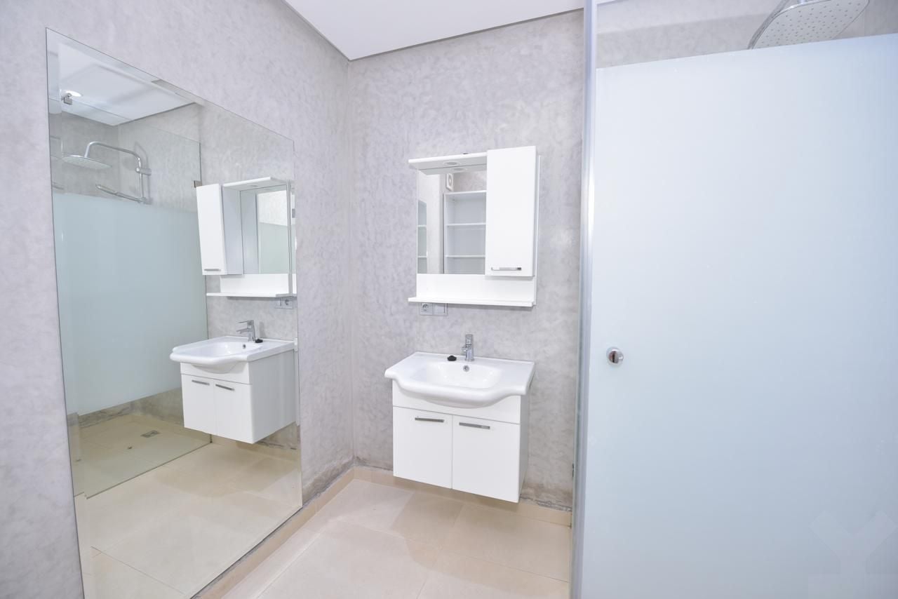 Villa 1281 m² à Route De Fes — 4