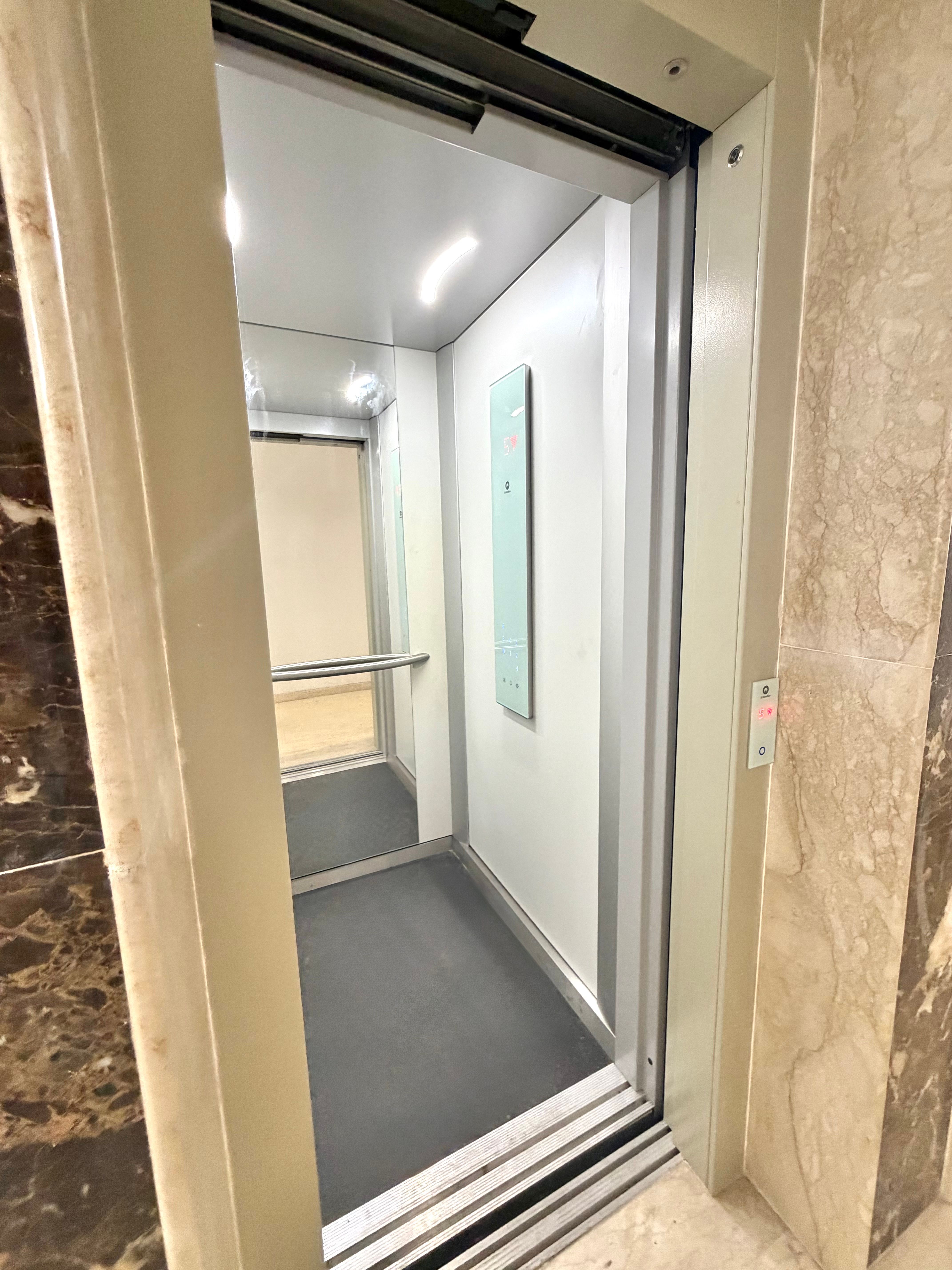 Bureau 1098 m² à Ain Sebaa — 12