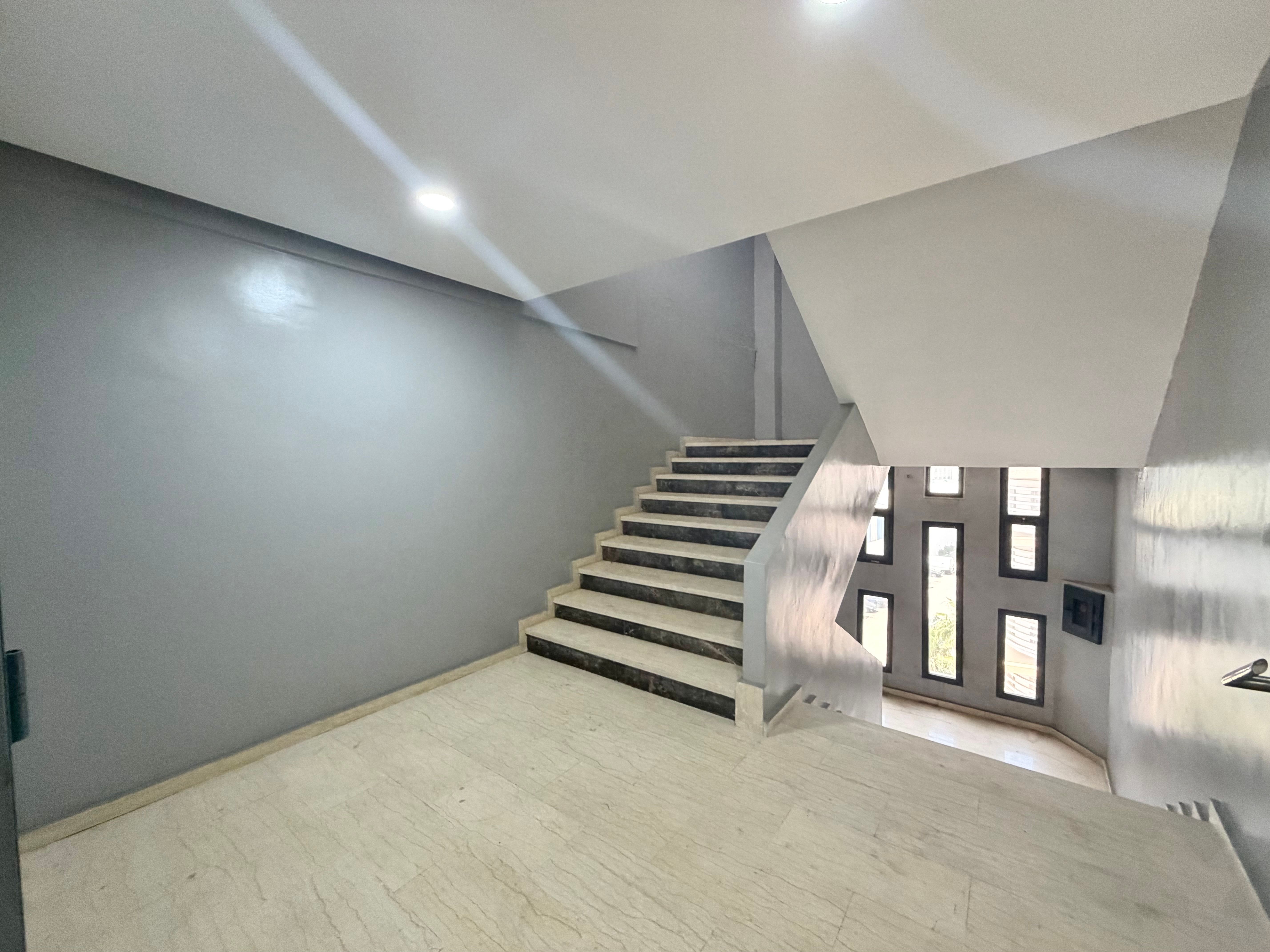Bureau 1098 m² à Ain Sebaa — 7