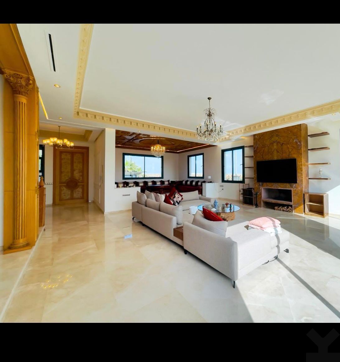 Villa à vendre de 406 m² de terrain et 400 m² construits — 4