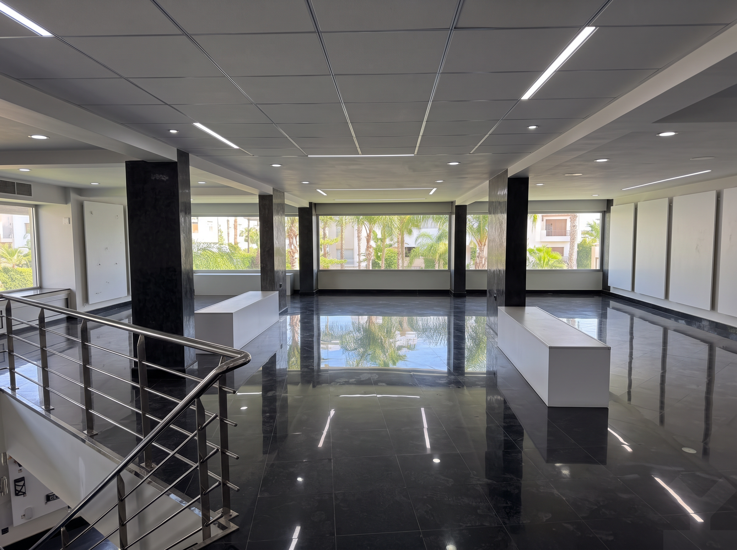 Local commercial 403 m² à Bir Rami Est — 8