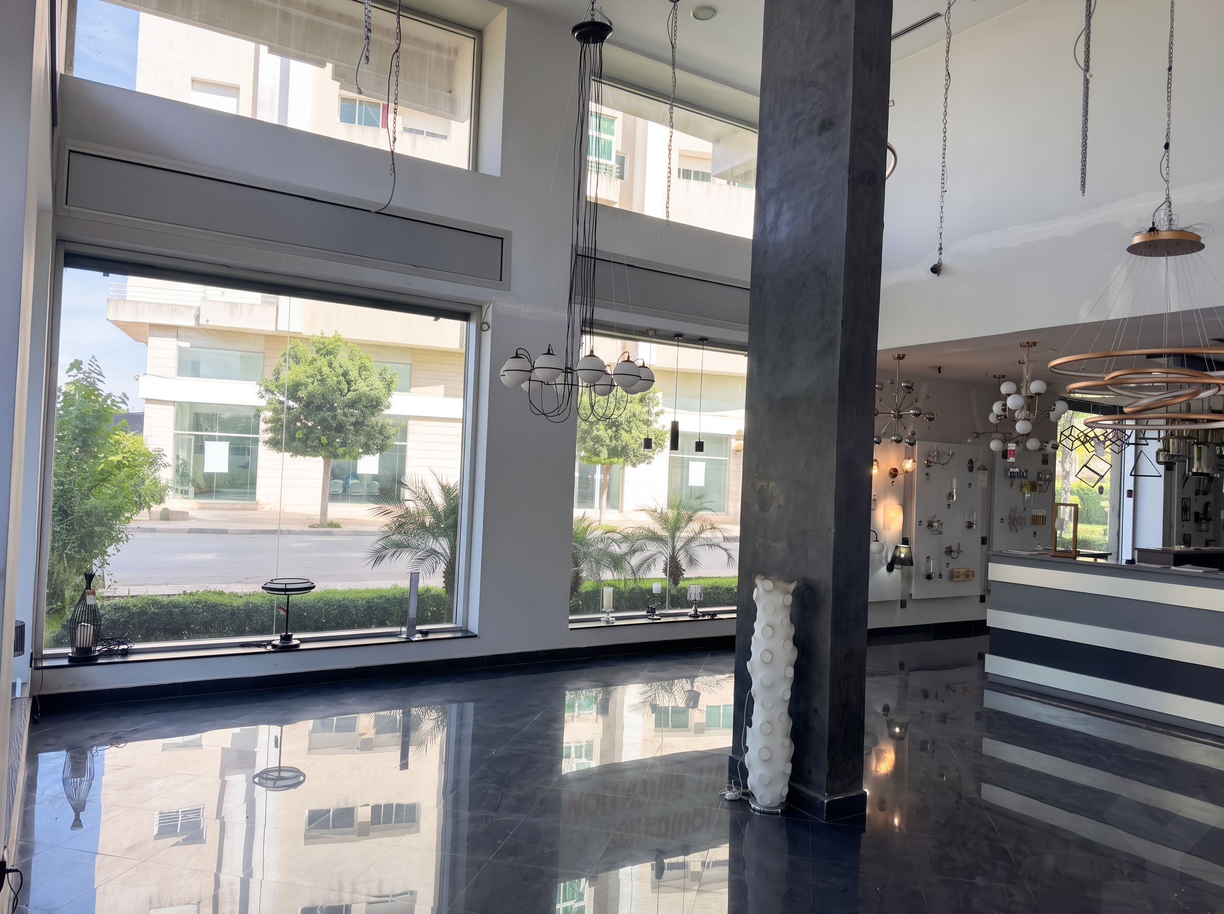 Local commercial 403 m² à Bir Rami Est — 4