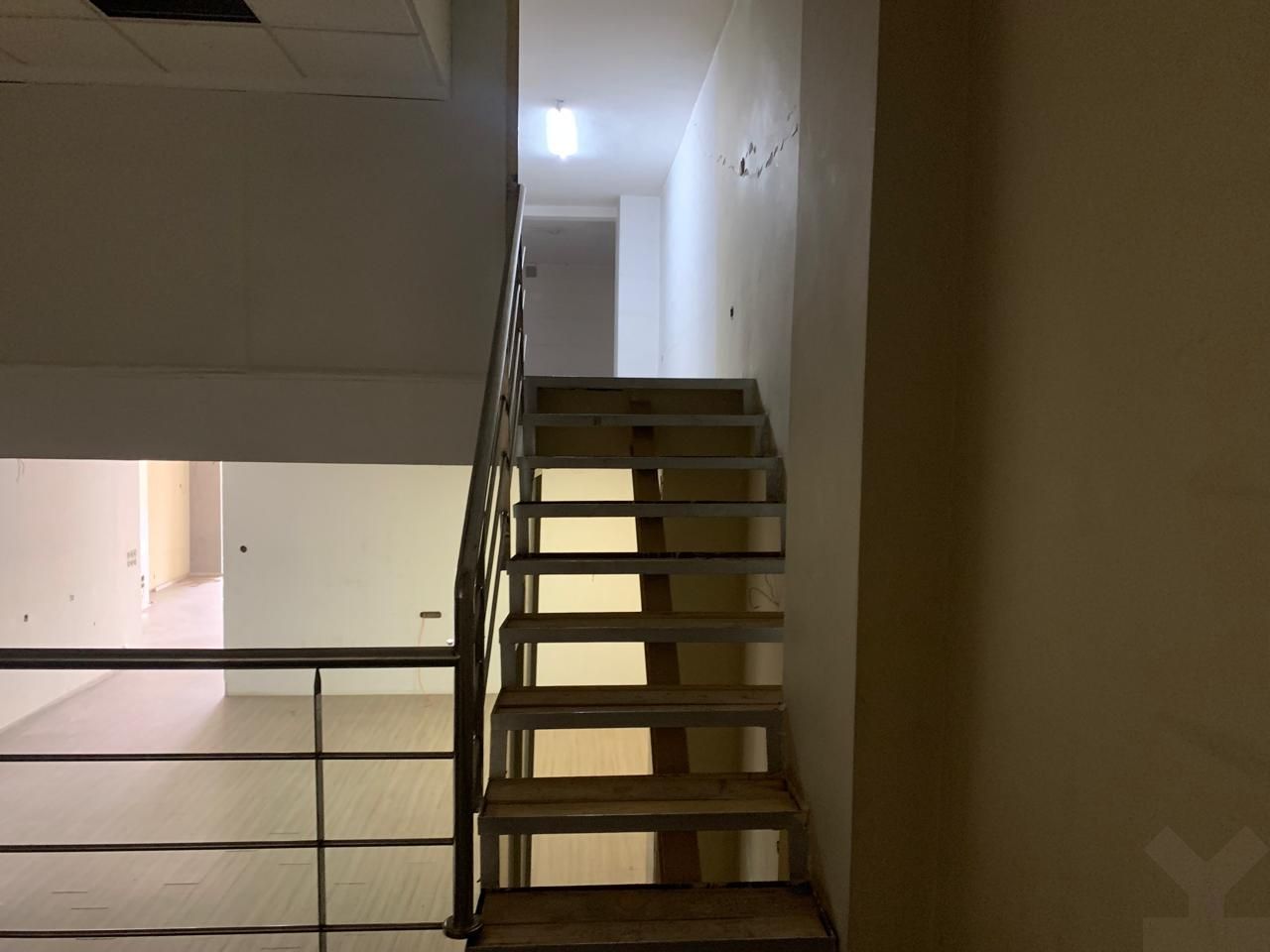 Local commercial 176 m² à Gueliz — 10