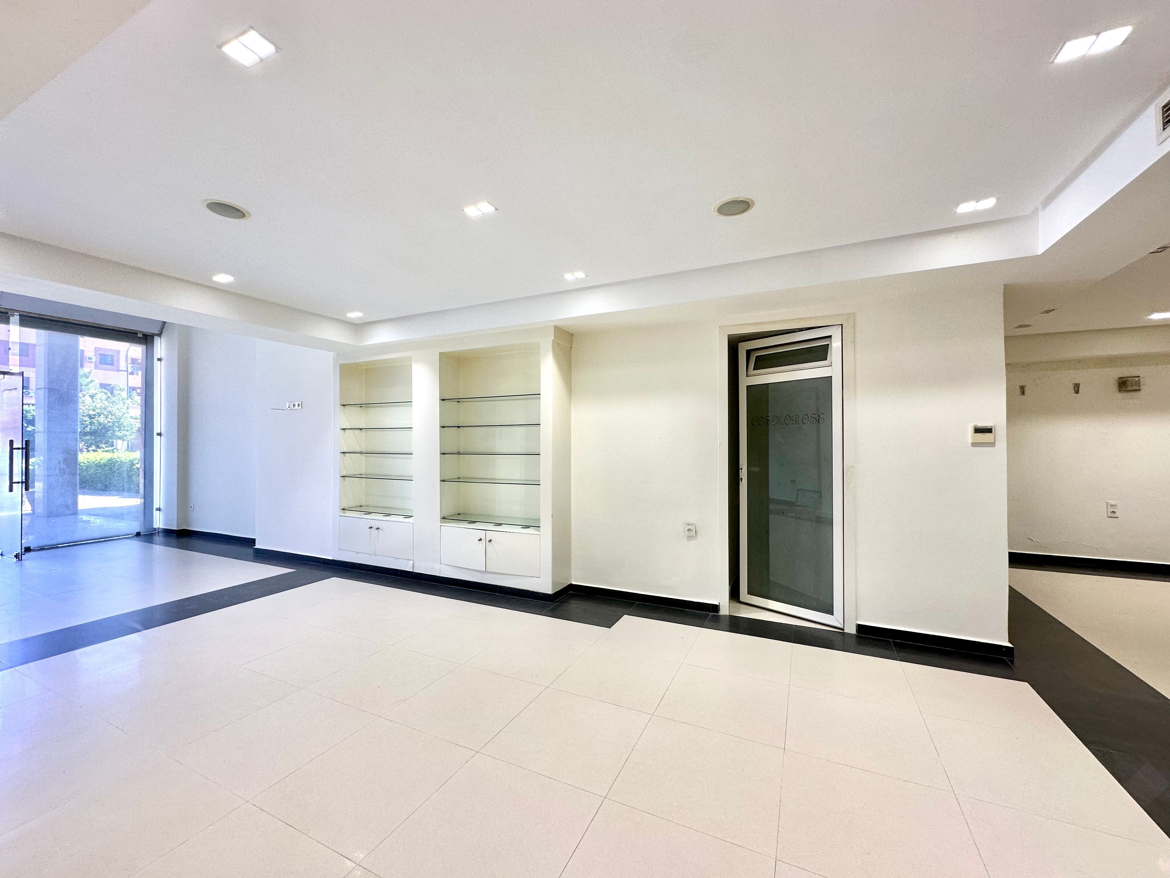 Local commercial 140 m² à Sanaoubar — 7