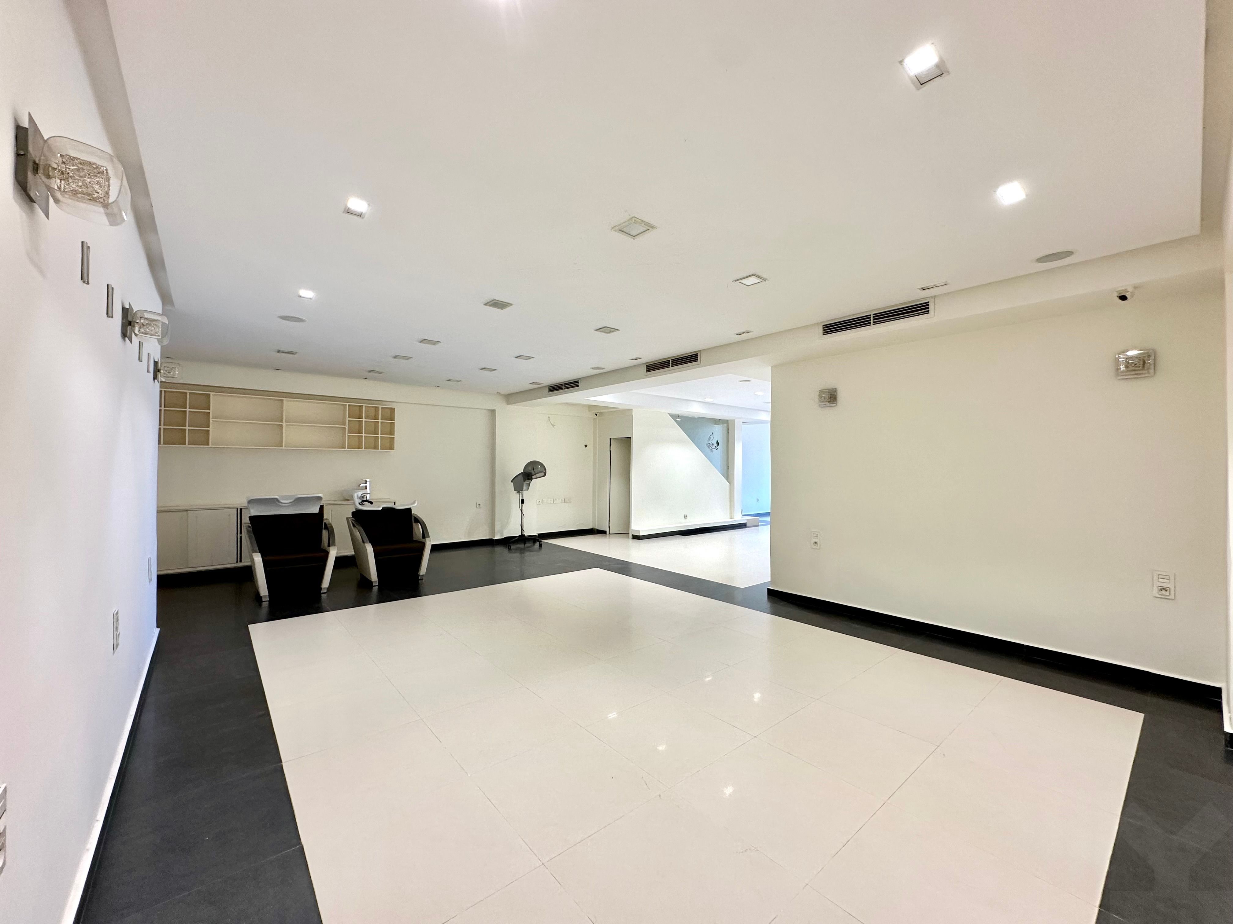 Local commercial 140 m² à Sanaoubar — 11