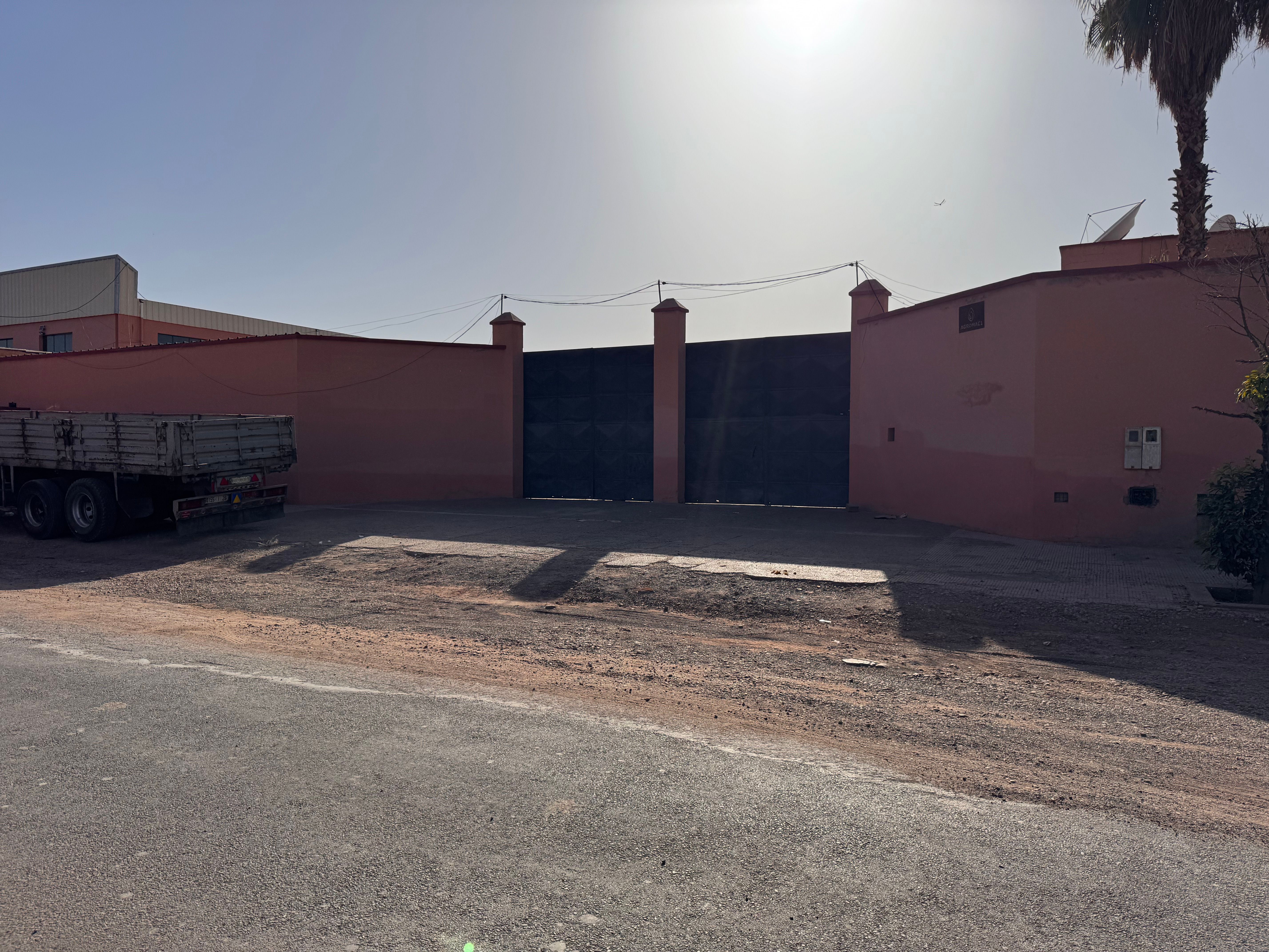 محل تجاري 4931 م² في Quartier Industriel De Sidi Ghanem — 7