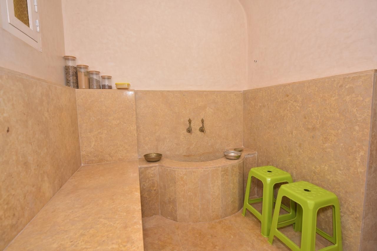 Villa 1281 m² à Route De Fes — 12