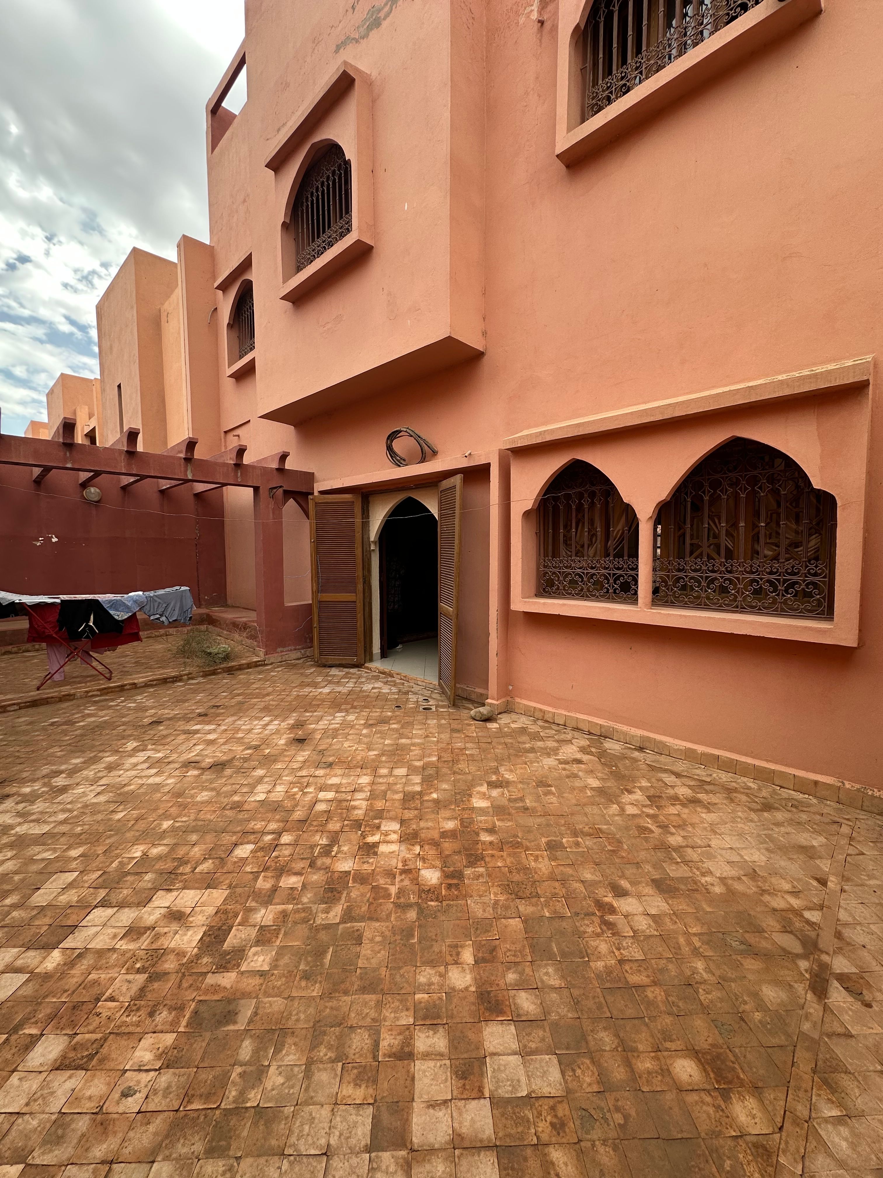 Villa 201 m² à Quartier Industriel De Sidi Ghanem — 10