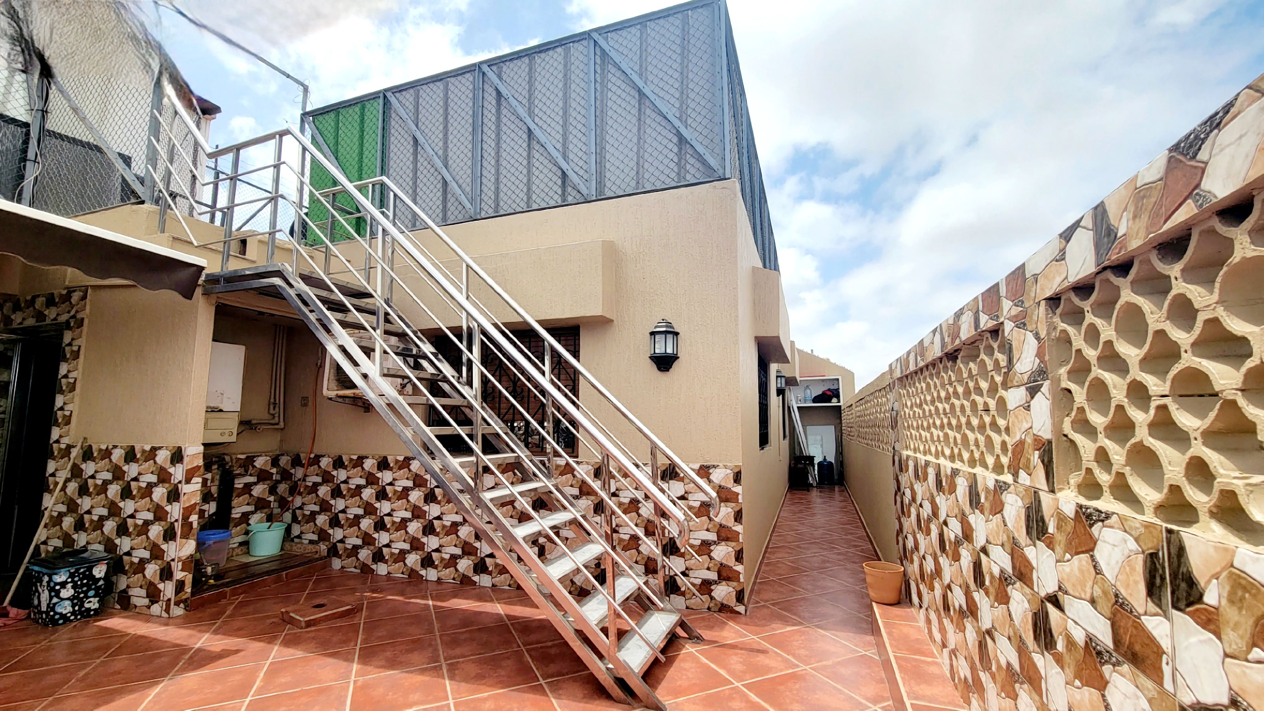 Maison 304 m² à Hassania — 35