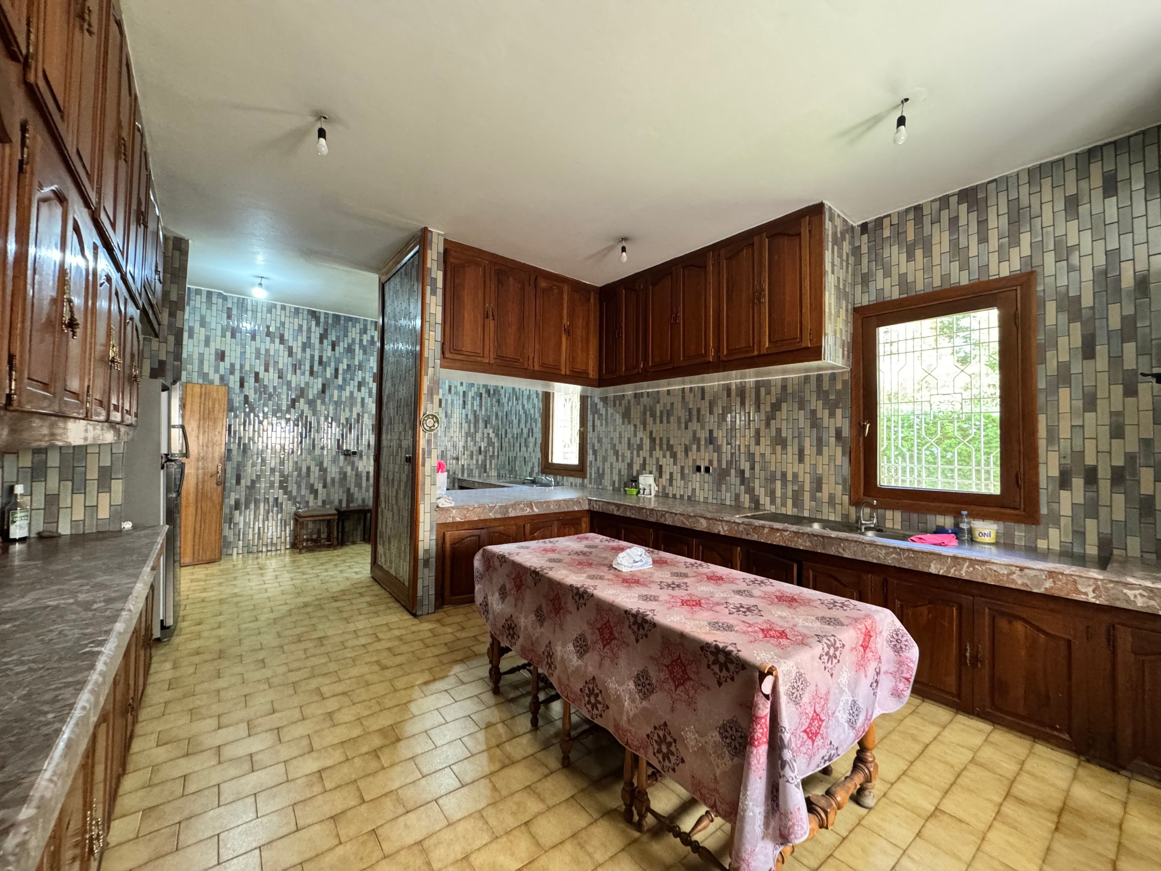 Villa 600 m² à Souissi — 2