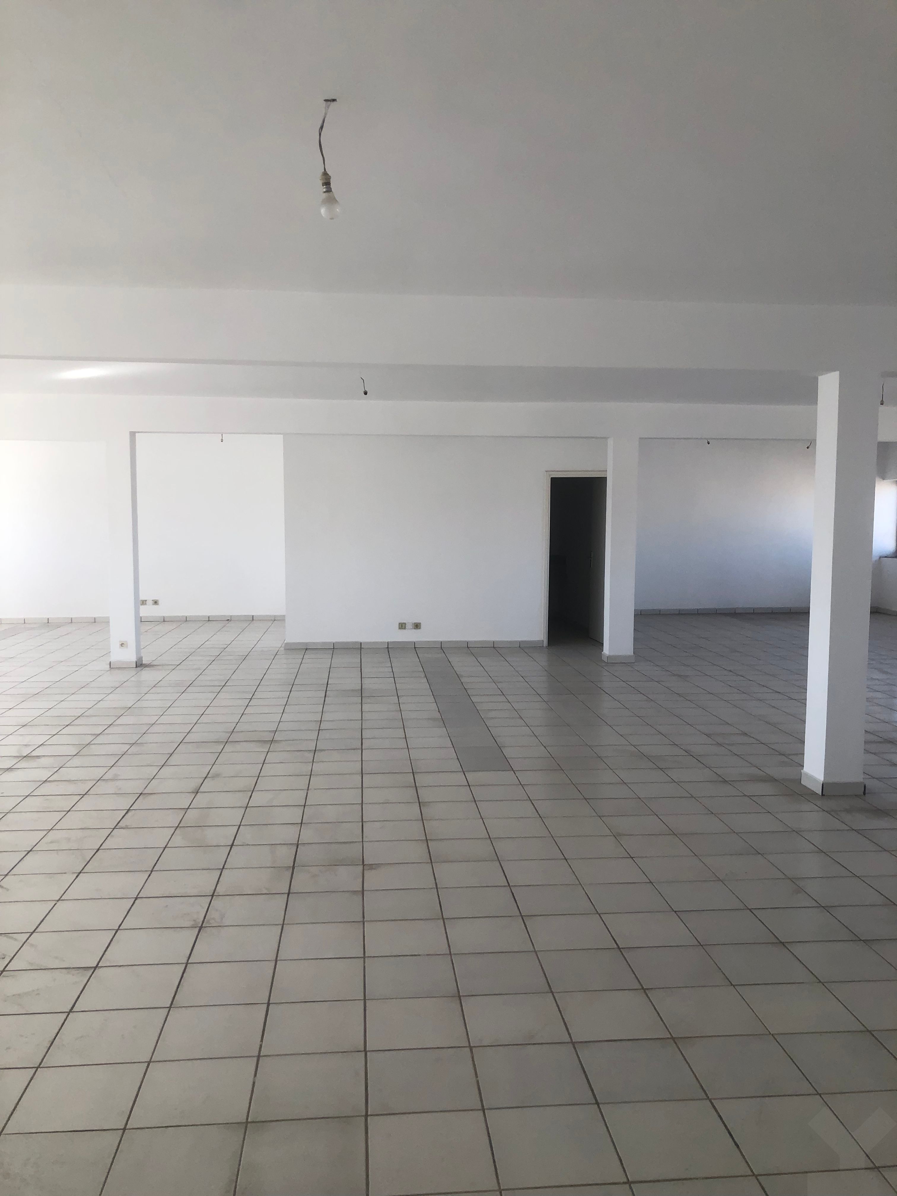 Bureau 272 m² f Zone Industrielle — 8
