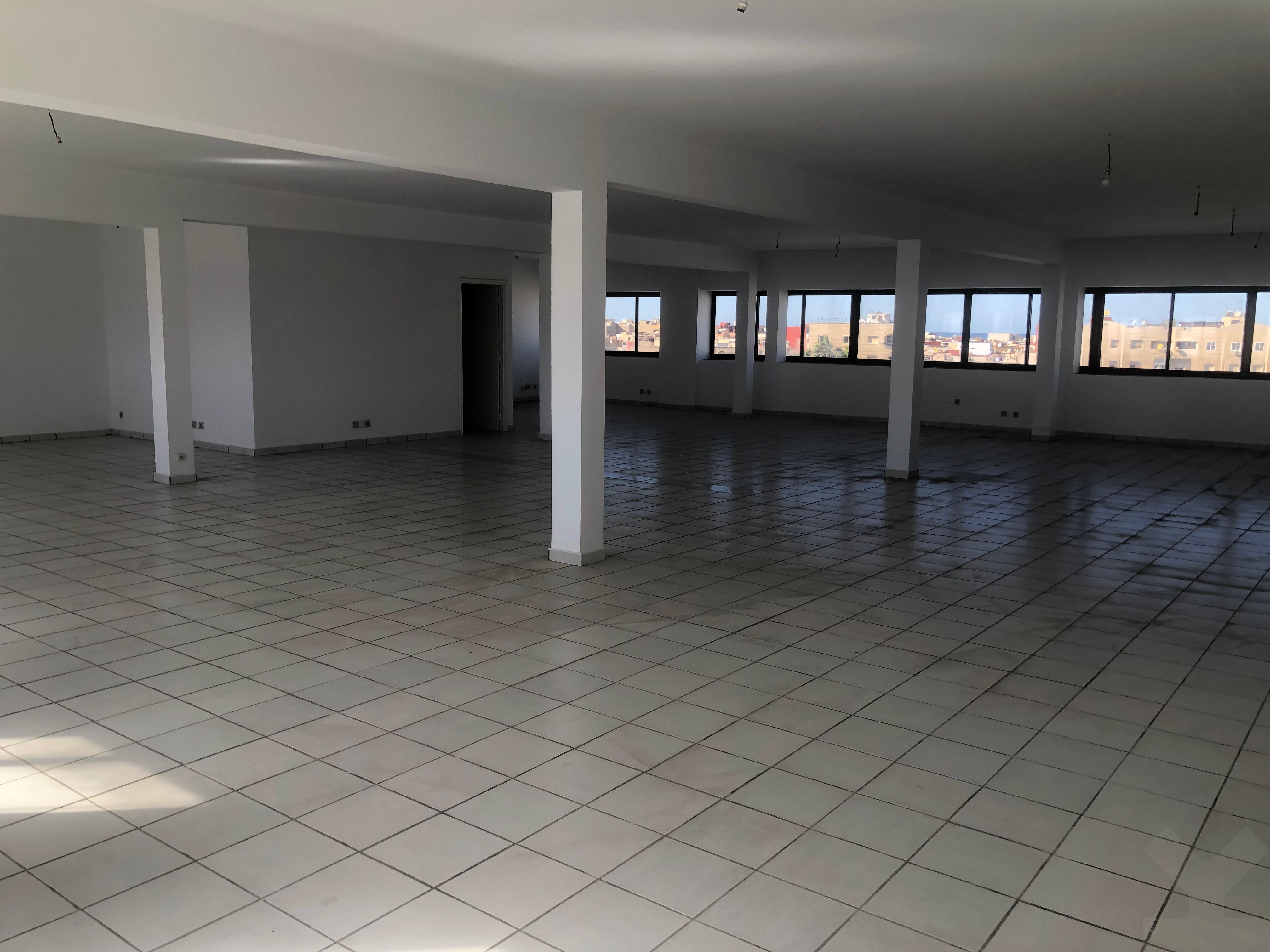 Bureau 272 m² f Zone Industrielle — 7