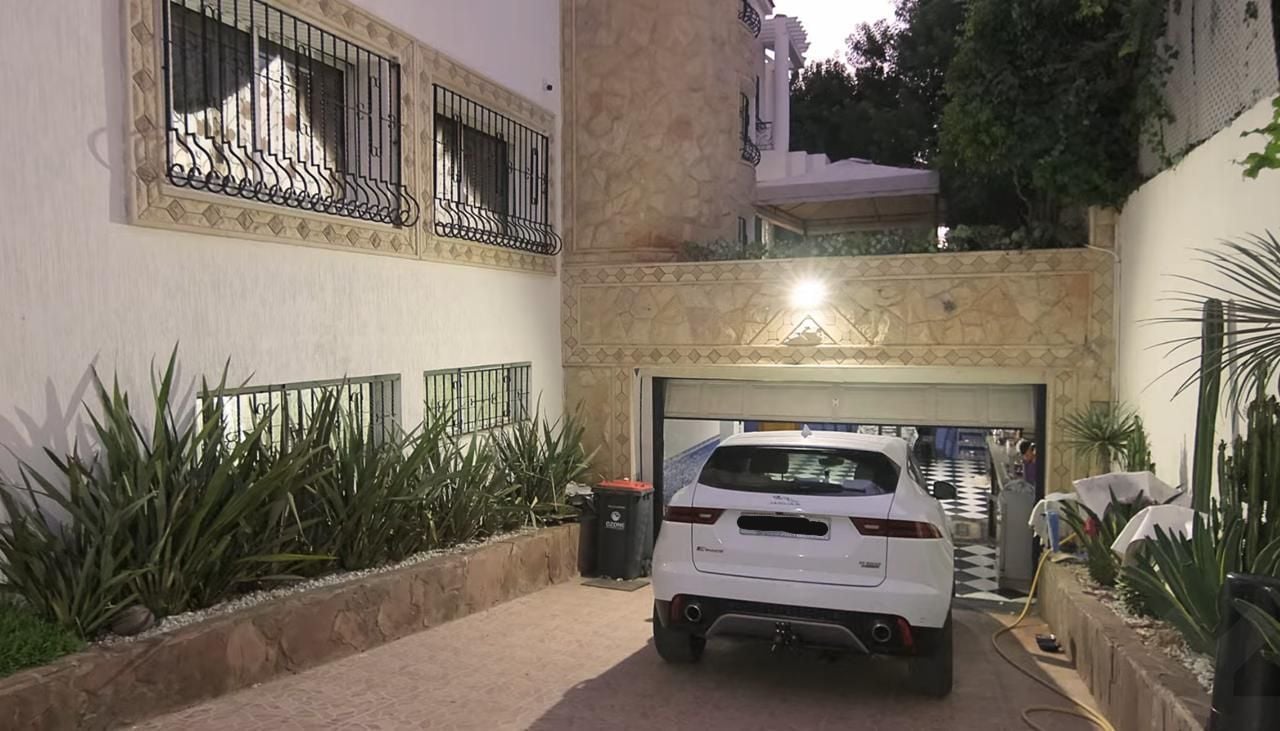 Villa 625 m² à Lotissement Bethouven — 12