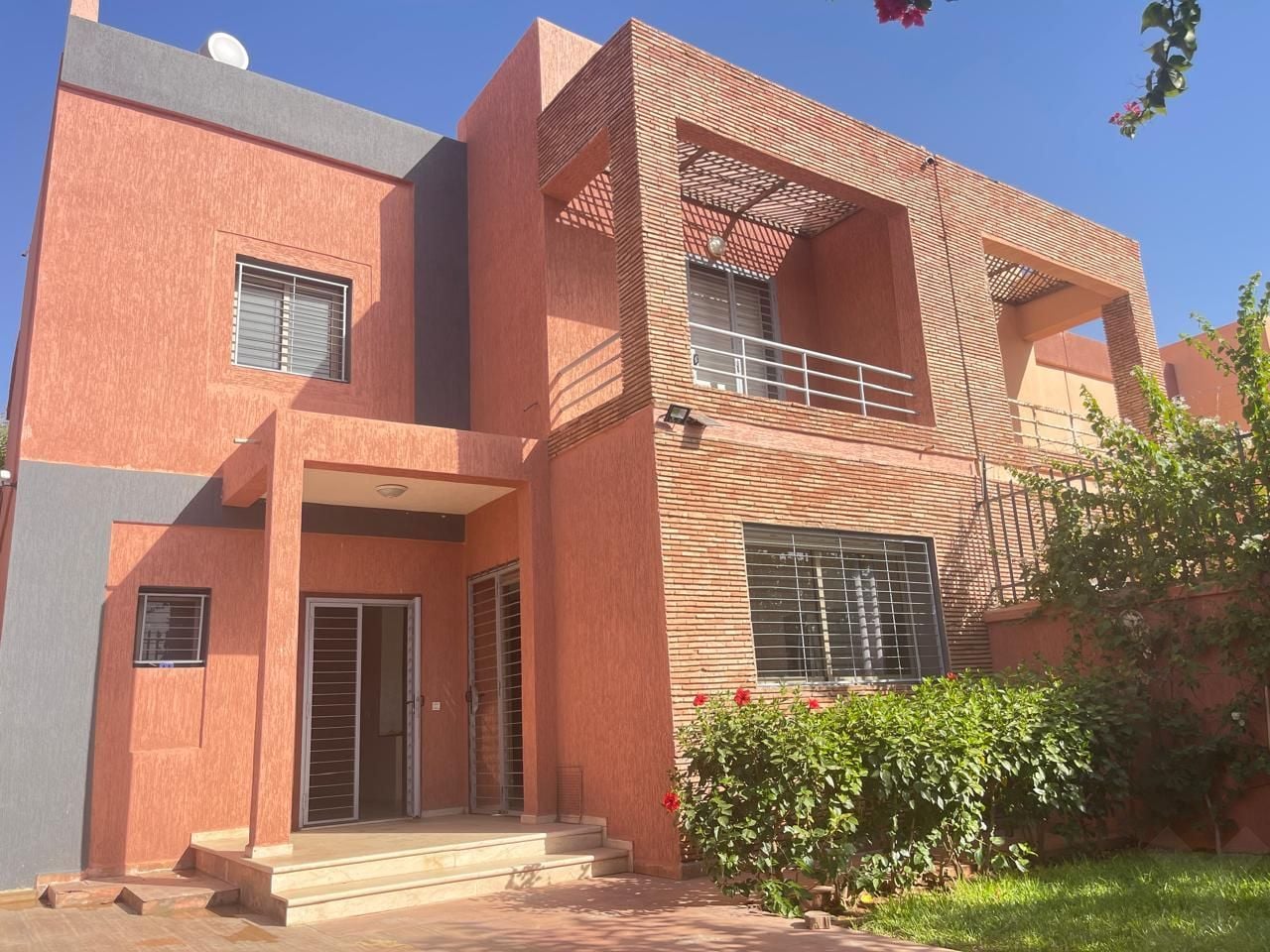 Villa 298 m² à Boulvard Moulay Abdellah - Route De Safi — 2