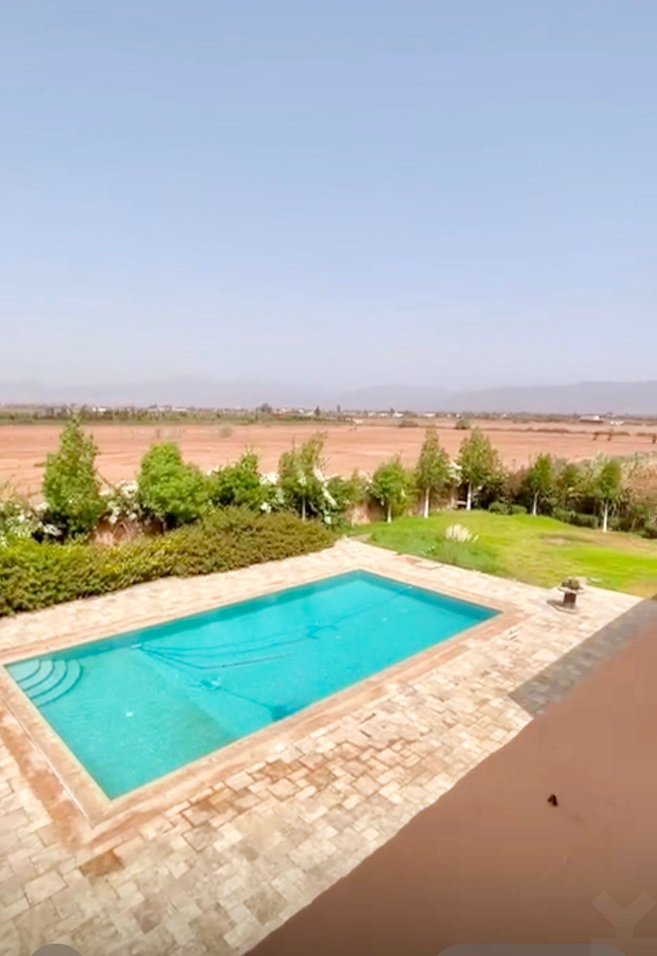 Villa 58748 m² f Aeroport Militaire Etat Major — 2