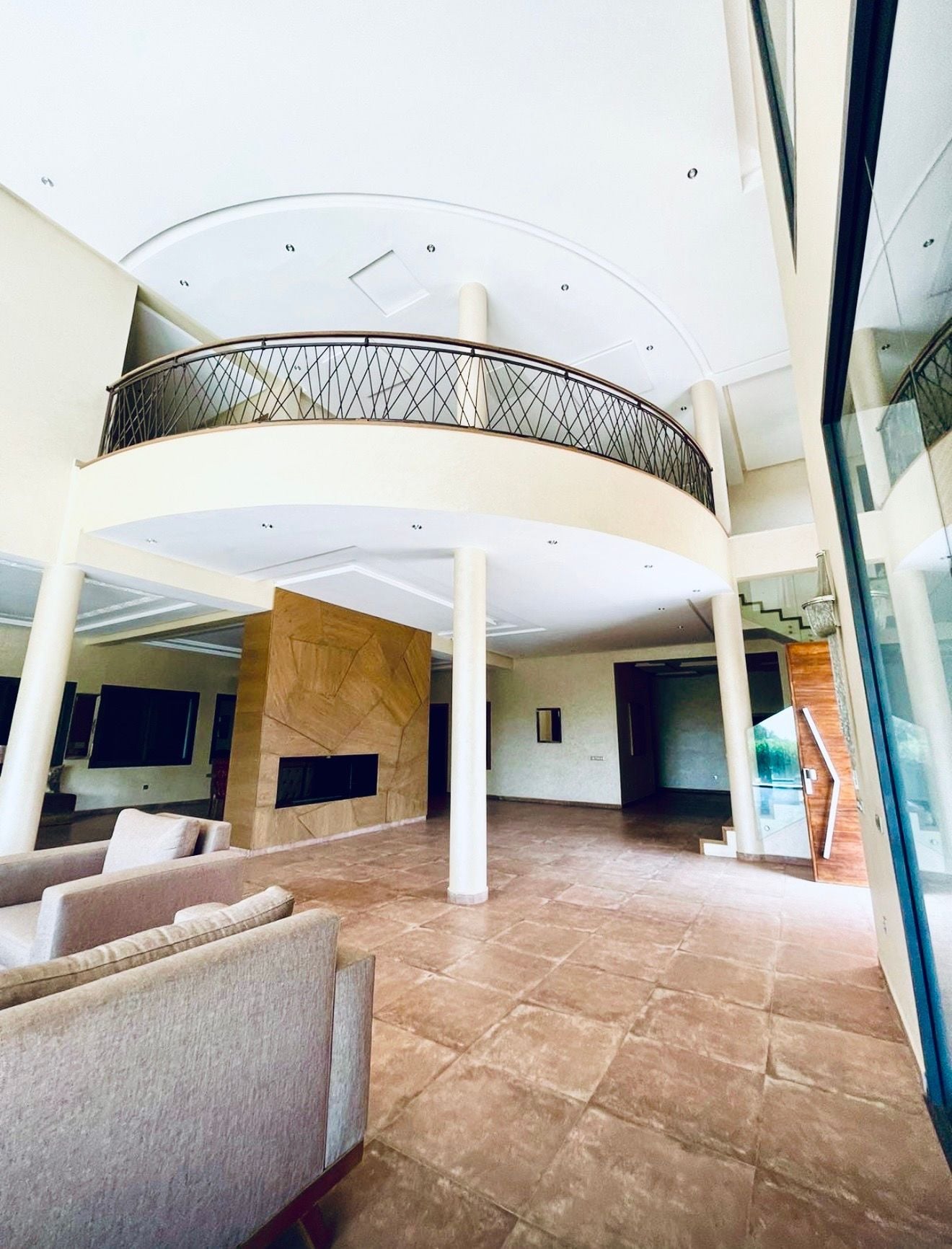 Villa 58748 m² f Aeroport Militaire Etat Major — 13