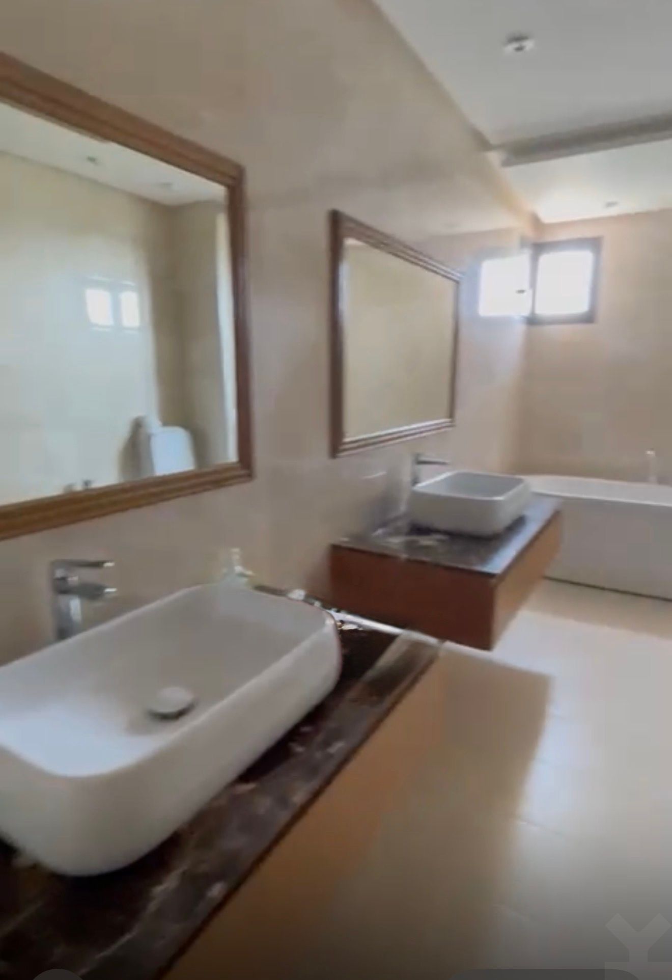 Villa 58748 m² f Aeroport Militaire Etat Major — 5