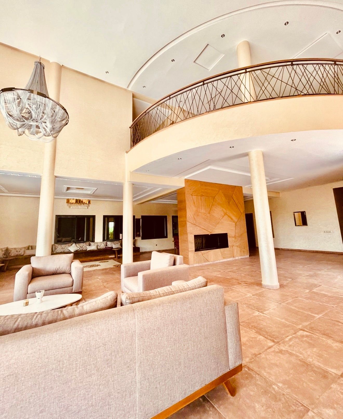 Villa 58748 m² f Aeroport Militaire Etat Major — 10